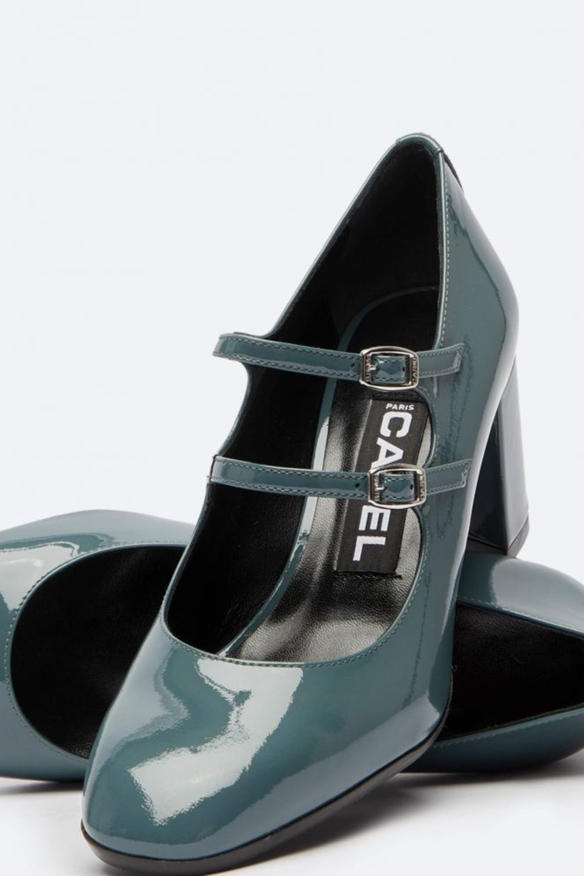 נעלי עקב מעור בצבע כחול אפרפר עם שתי רצועות הרכב: עור עם סוליית גומיגובה העקב: 6 ס"מ