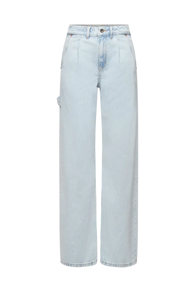 מכנסי ג'ינס בגזרת O עם עיטור רצועת ג'ינס בכיס הקידמיהרכב: 67% כותנה, 33% ליוסלהדוגמנית בגובה 1.78 ולובשת מידה 27 של דרייקורן