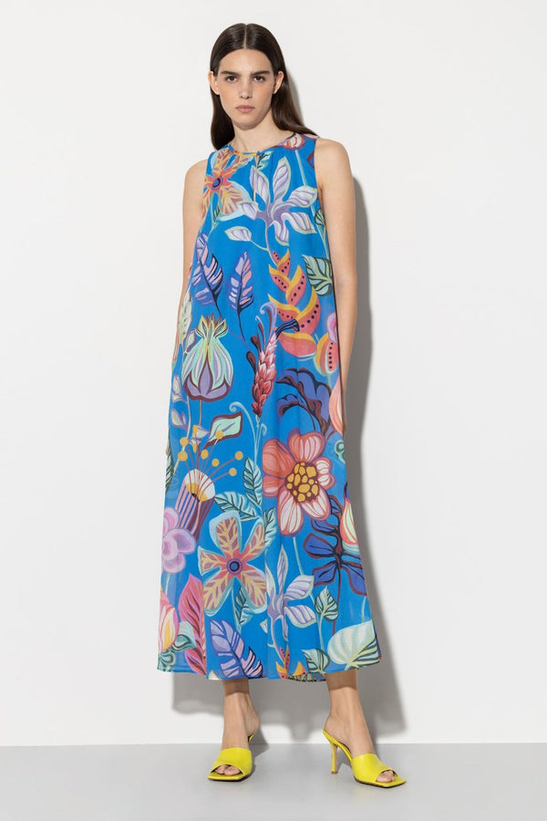 שמלת מקסי נוזלית ללא שרוולים בצבע תכלת עם מוטיב פרחים צבעוני