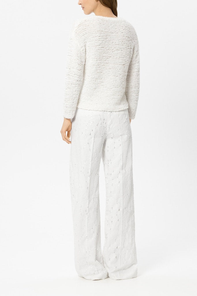 מכנסיים מבית המותג Luisa Cerano, עם עיטור רקמת פאייטים.עיצוב קז'ואל-אלגנטי, בגזרה רחבה, עם כיסי צד, סגירה נסתרת, ולולאות לחגורההרכב: 100% כותנההדוגמנית בגובה 1.78 ולובשת מידה 36 של Luisa Cerano