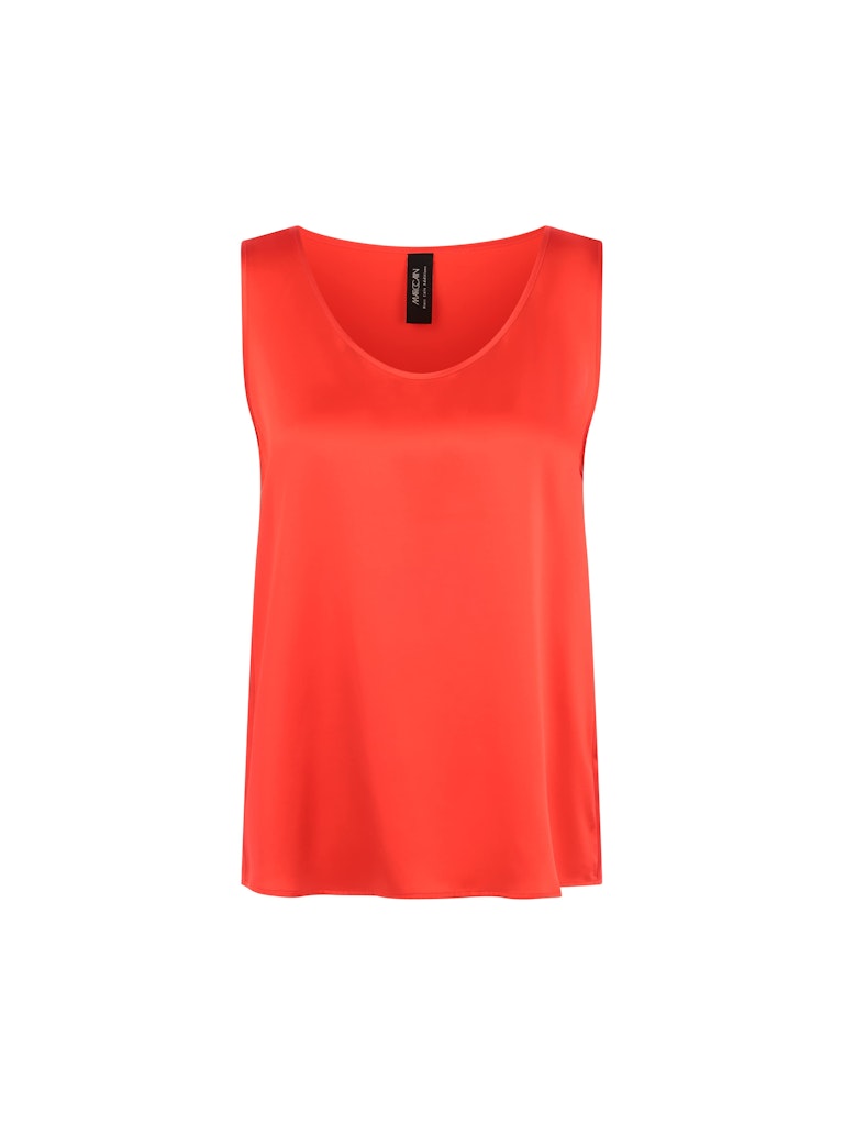 גופייה אלגנטית בגזרה נינוחה, עשוייה משי טהור במגע רך וקליל, עם ברק יוקרתי.עם כתפיות רחבות וצווארון עגול.הרכב: 100% משיהדוגמנית בגובה 1.79 ולובשת מידה 3 של מארק קיין