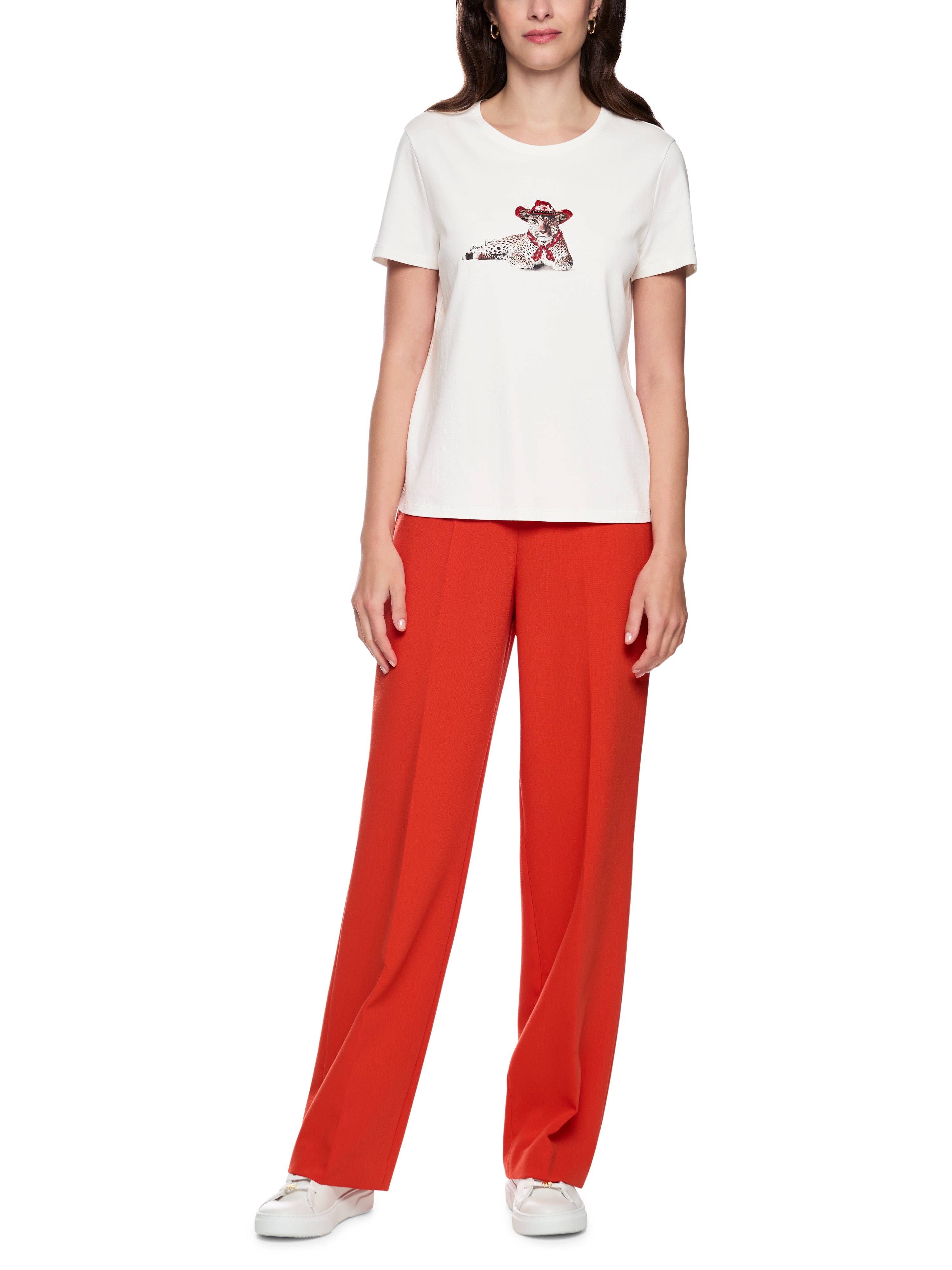 חולצת טי בגזרה נינוחה עם הדפס בעיטור פאייטים ופרנזים הרכב: 100% כותנההדוגמנית בגובה 1.79 ולובשת מידה 3 של מארק קיין