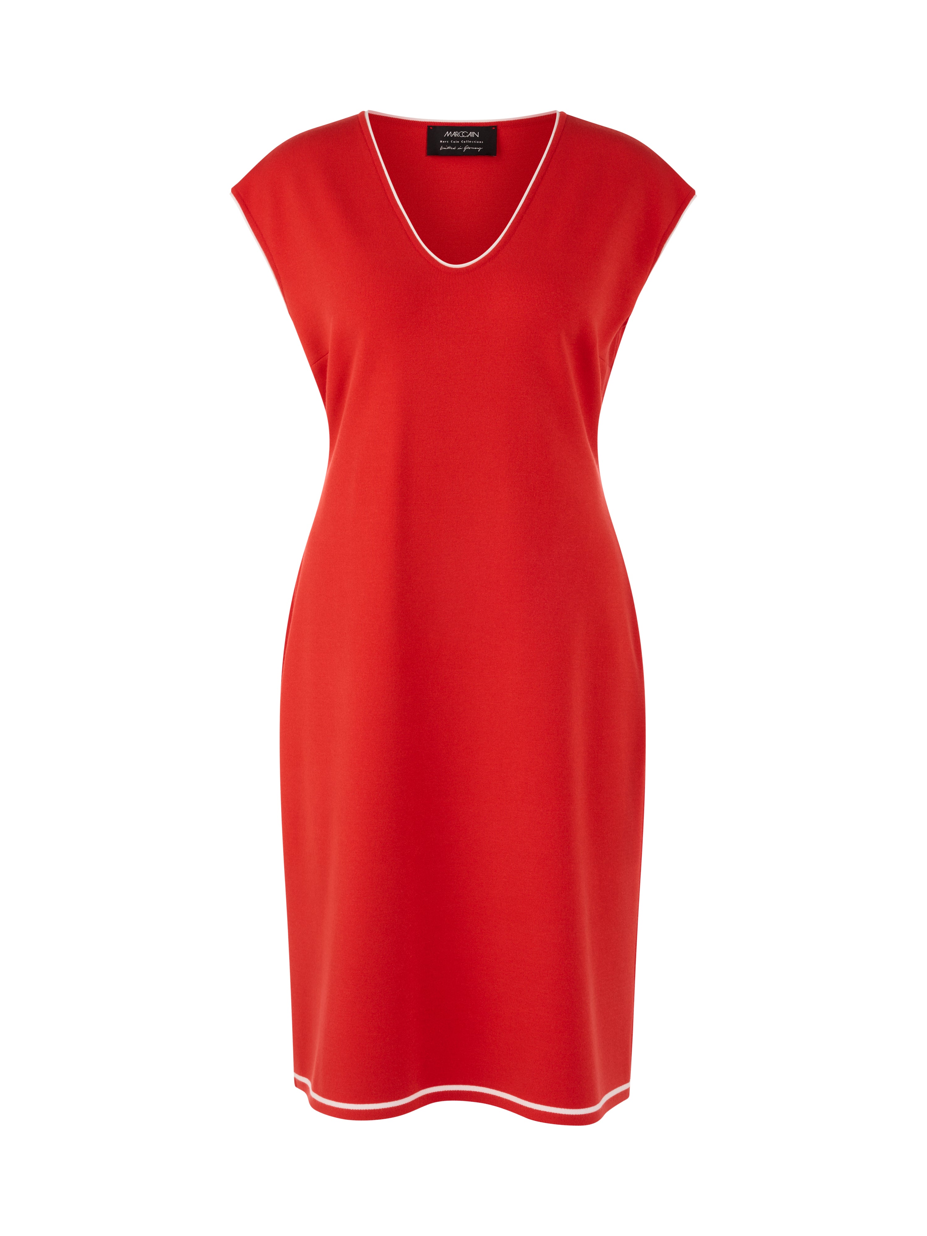 שמלה סרוגה בגזרה צמודה עם צווארון Vהרכב: 70% ויסקוזה, 30% פוליאסטרהדוגמנית בגובה 1.79 ולובשת מידה 3 של מארק קיין