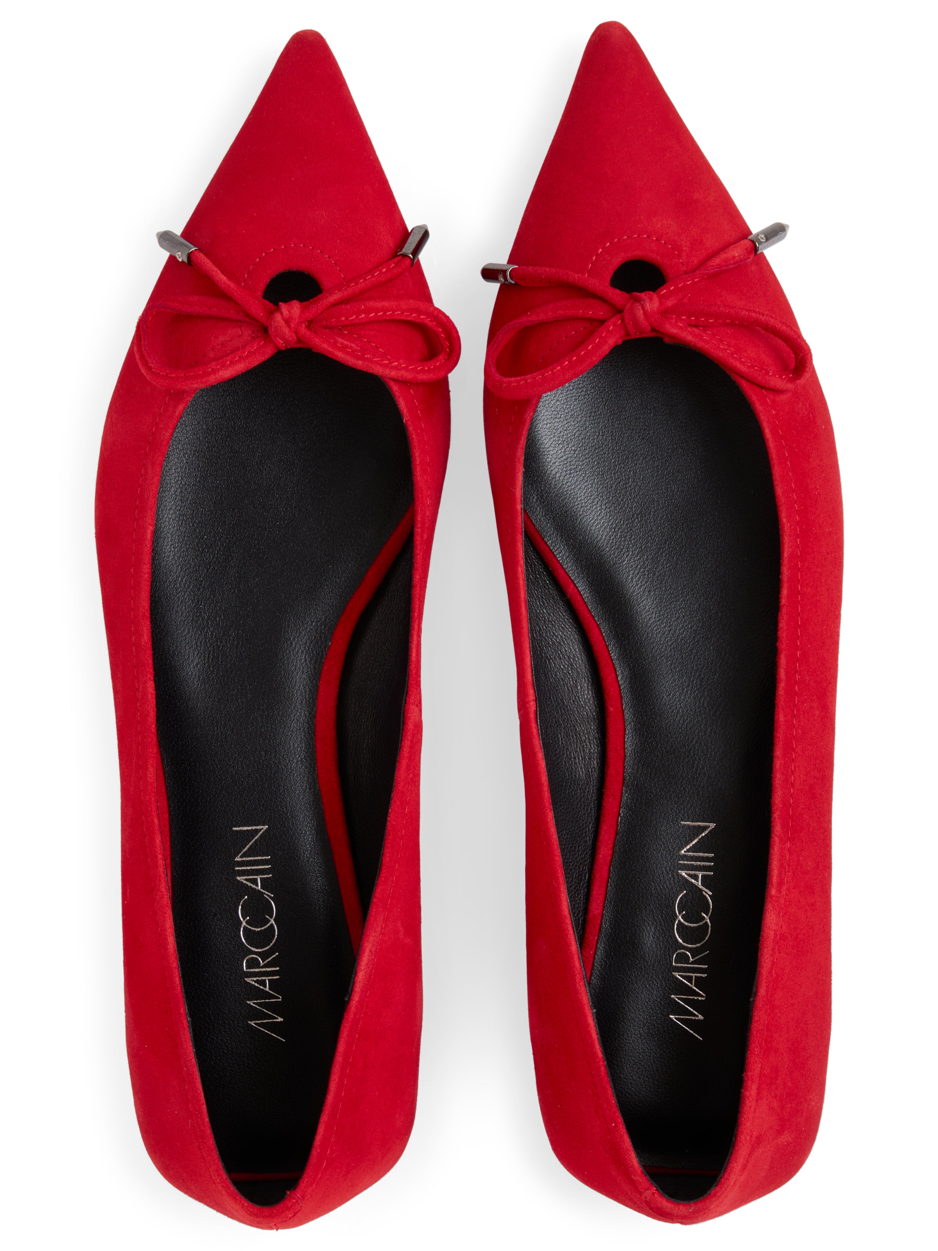 נעלי בלרינה בעיטור פפיון עם סיומת מחודדתהרכב :100% עורגובה עקב: 10 מ"מ