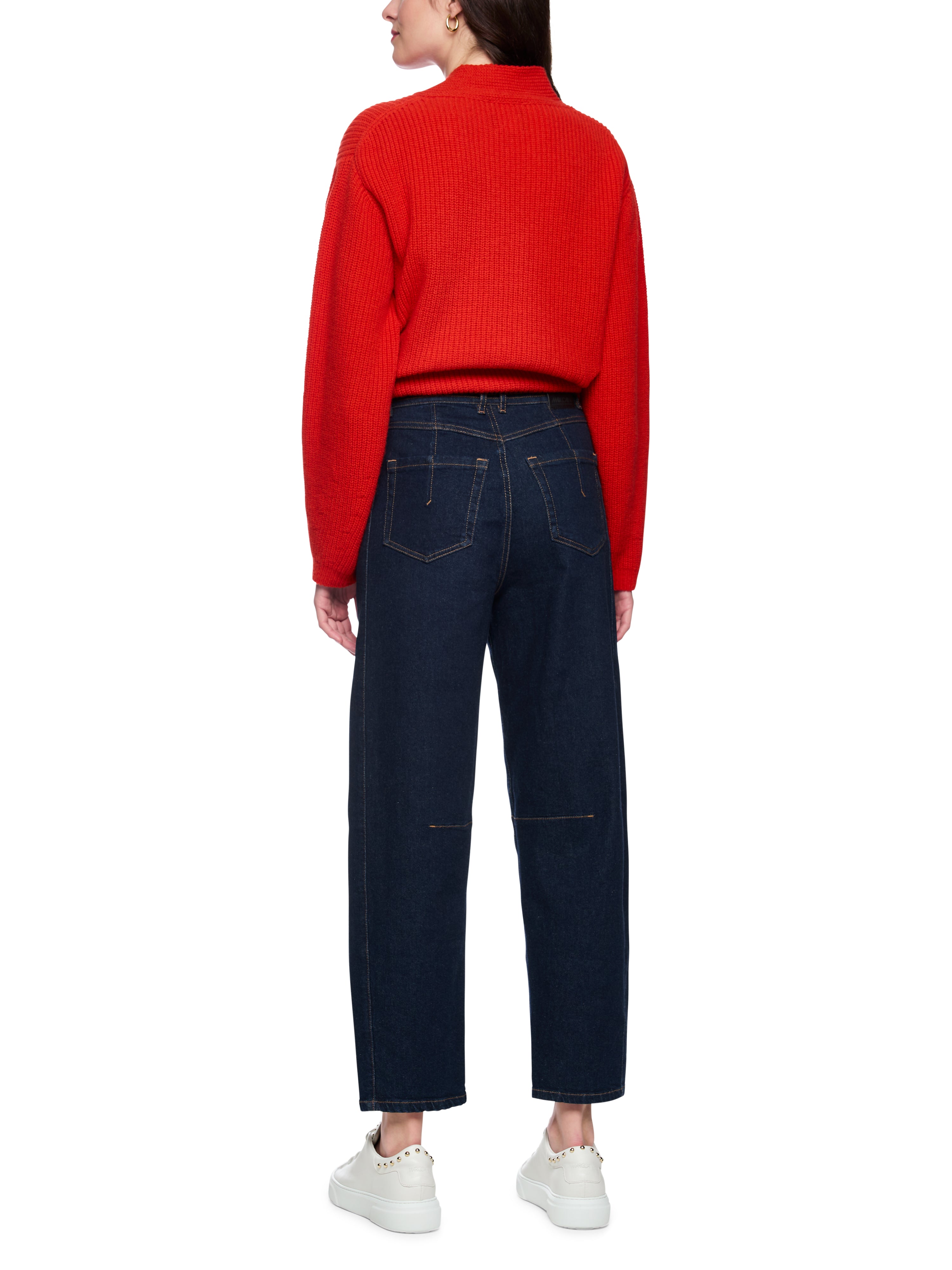 מכנסי ג'ינס עם מותן גבוה, סגירת כפתור ורוכסןהרכב: 98% כותנה, 2% אלסטןהדוגמנית בגובה 1.79 ולובשת מידה 3 של מארק קיין