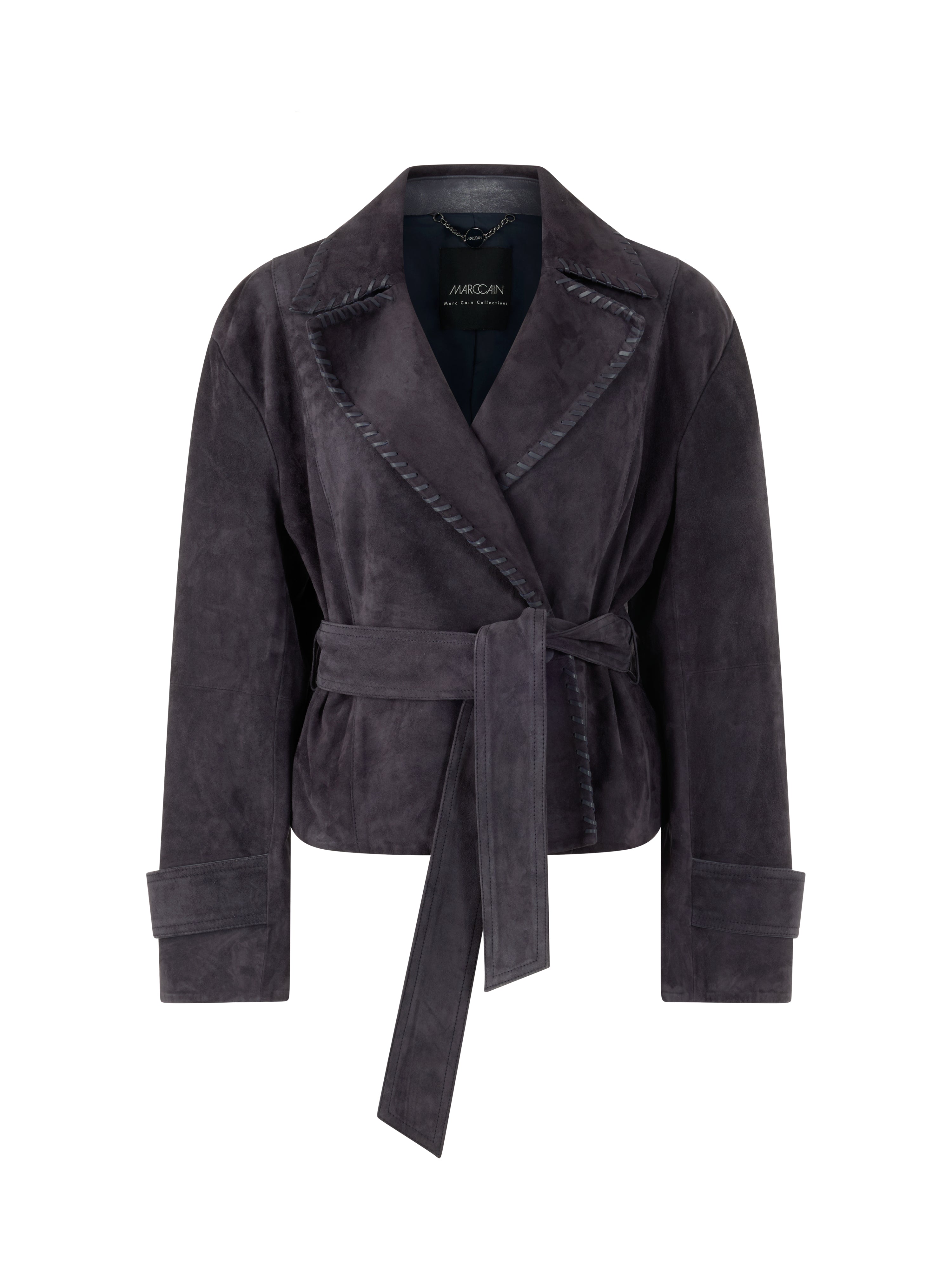 ז'קט עשוי עור משובח עם חגורת קשירה הרכב: 100% עורהדוגמנית בגובה 1.79 ולובשת מידה 3 של מארק קיין