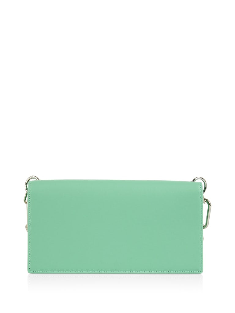 תיק עור קטן ואלגנטי, בצורה מלבנית, עם רצועת אחיזה בעיצוב שרשרת מתכתית, רצועת כתף נשלפת ומתכווננת, תא פנימי קטן עם רוכסן, וסגירה באמצעות אבזם מתכתי.מידות: 12*5*24 ס"מהרכב: 100% עור, בטנה: 80% כותנה, 20% פוליאסטר