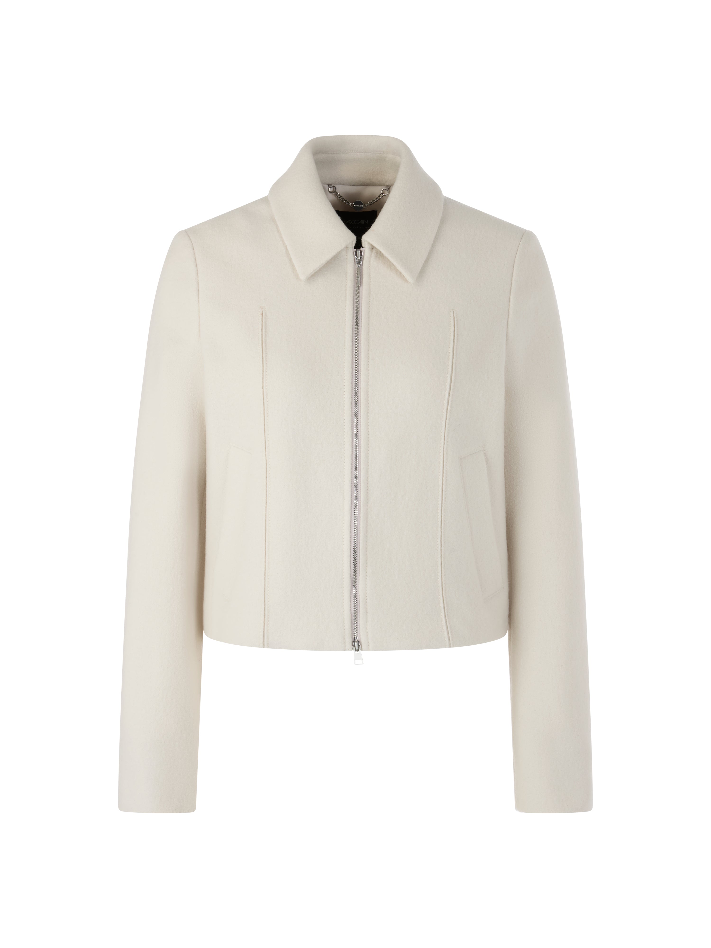 ג'קט צמר בגזרה ישרה ובצבע בז', סרוג בגימור איכותי, עם סגירת רוכסן, כיסי צד נסתרים, קצוות שרוול פתוחים וגומי בגב להדגשת המותןהרכב: 100% צמרהדוגמנית בגובה 1.79 ולובשת מידה 3 של מארק קיין