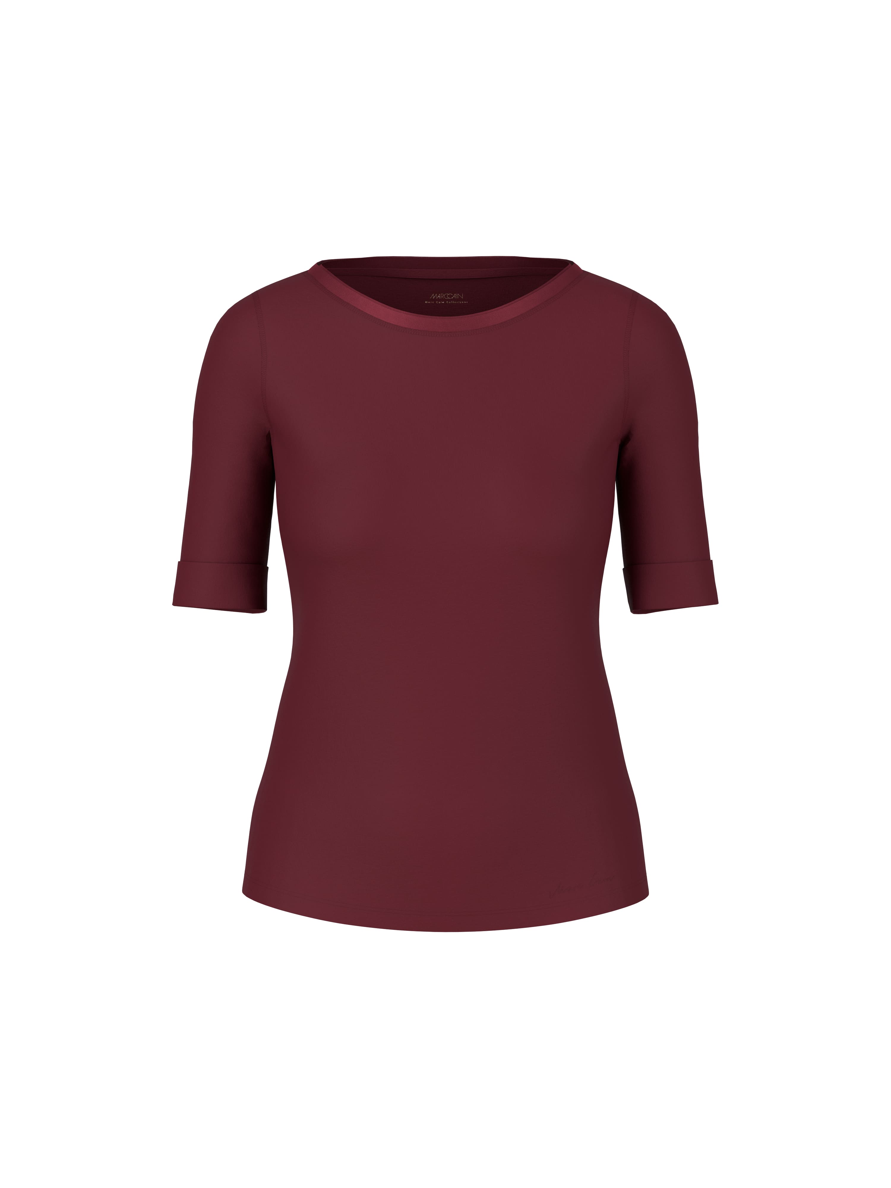 חולצת טי גזרה צמודה עם צווארון עגולהרכב: 92% כותנה, 8% אלסטןהדוגמנית בגובה 1.79 ולובשת מידה 3 של מארק קיין