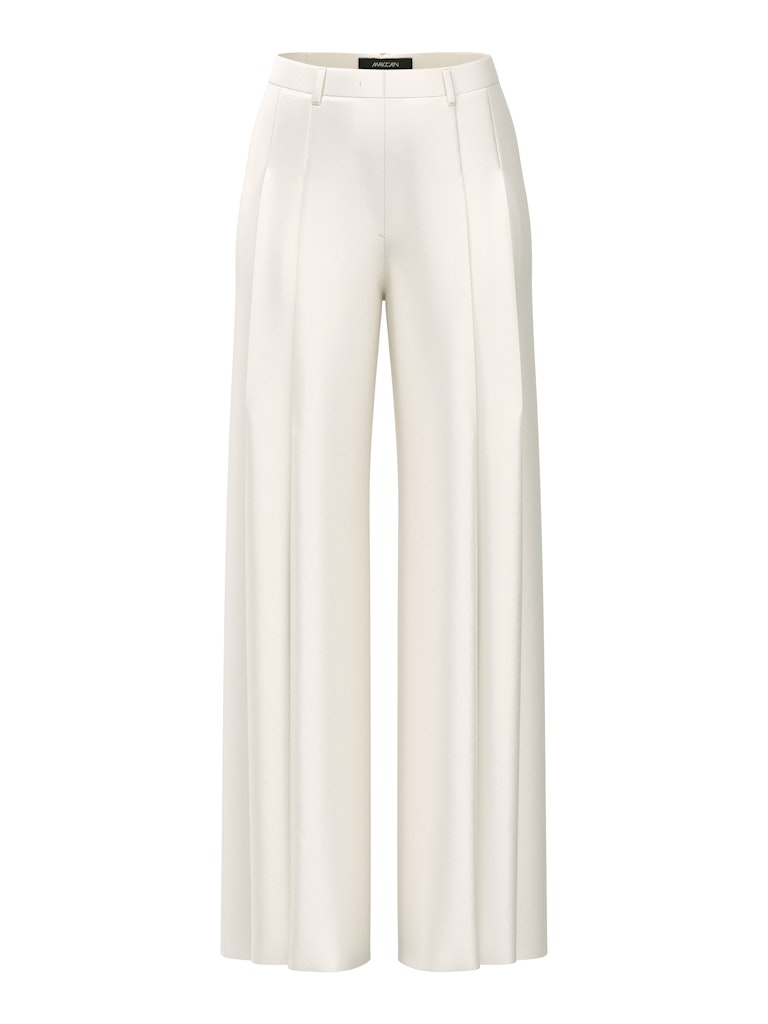 מכנסיים בגזרה רחבה וארוכה במיוחד, עשויים בד סאטן רך וגולש, בעיצוב אלגנטי ועדכני. עם מותן גבוהה, קפלים קדמיים מודגשים, ולולאות לחגורה. סגירה באמצעות וו נסתר ורוכסן. ללא כיסים.הרכב: 87% טריאצטט, 13% אלסטןהדוגמנית בגובה 1.79 ולובשת מידה 3 של מארק קיין