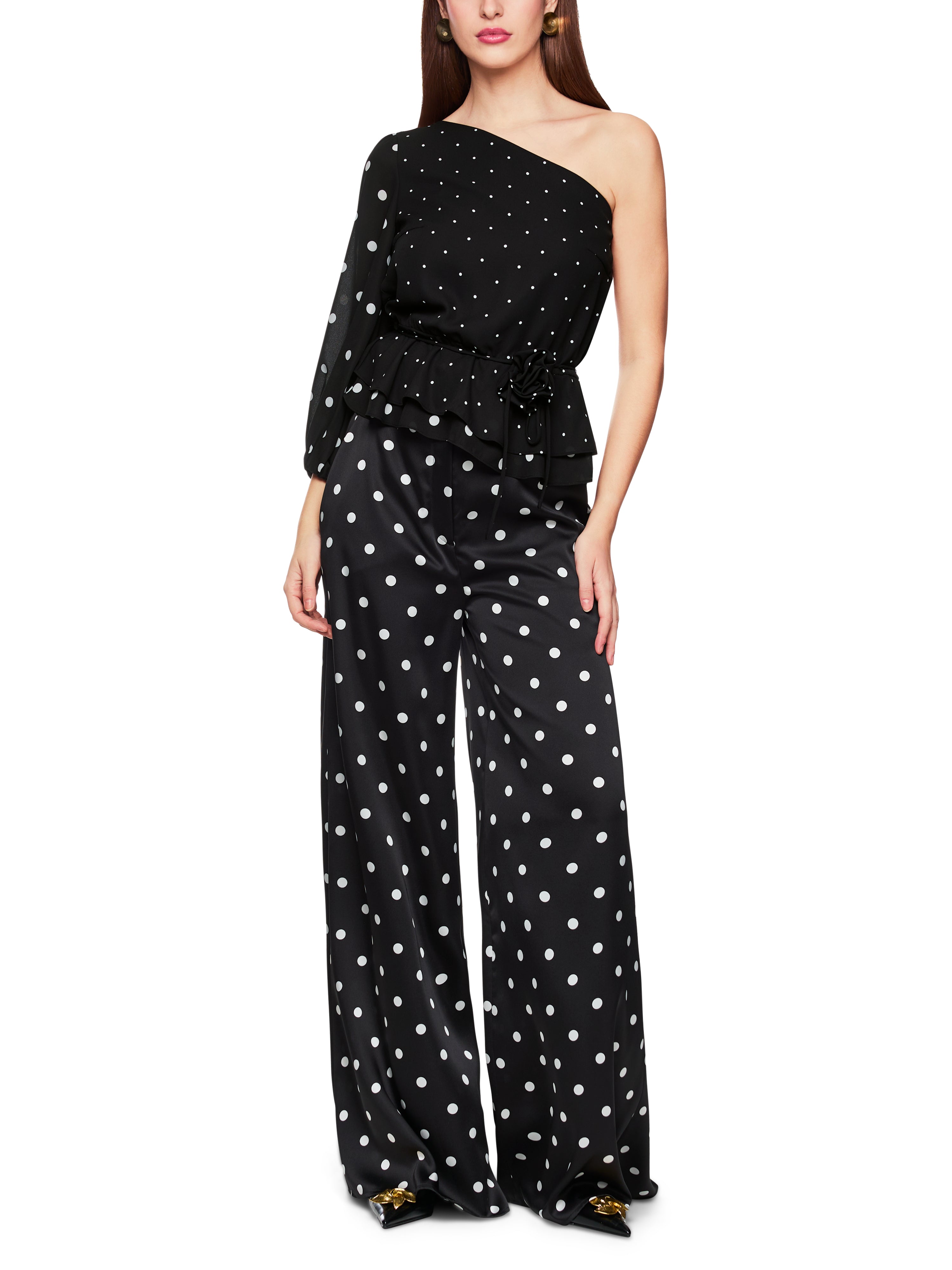 טופ א-סימטרי בגזרה צמודה ורוכסן צדדיהרכב: 100% פוליאסטרהדוגמנית בגובה 1.79 ולובשת מידה 3 של מארק קיין