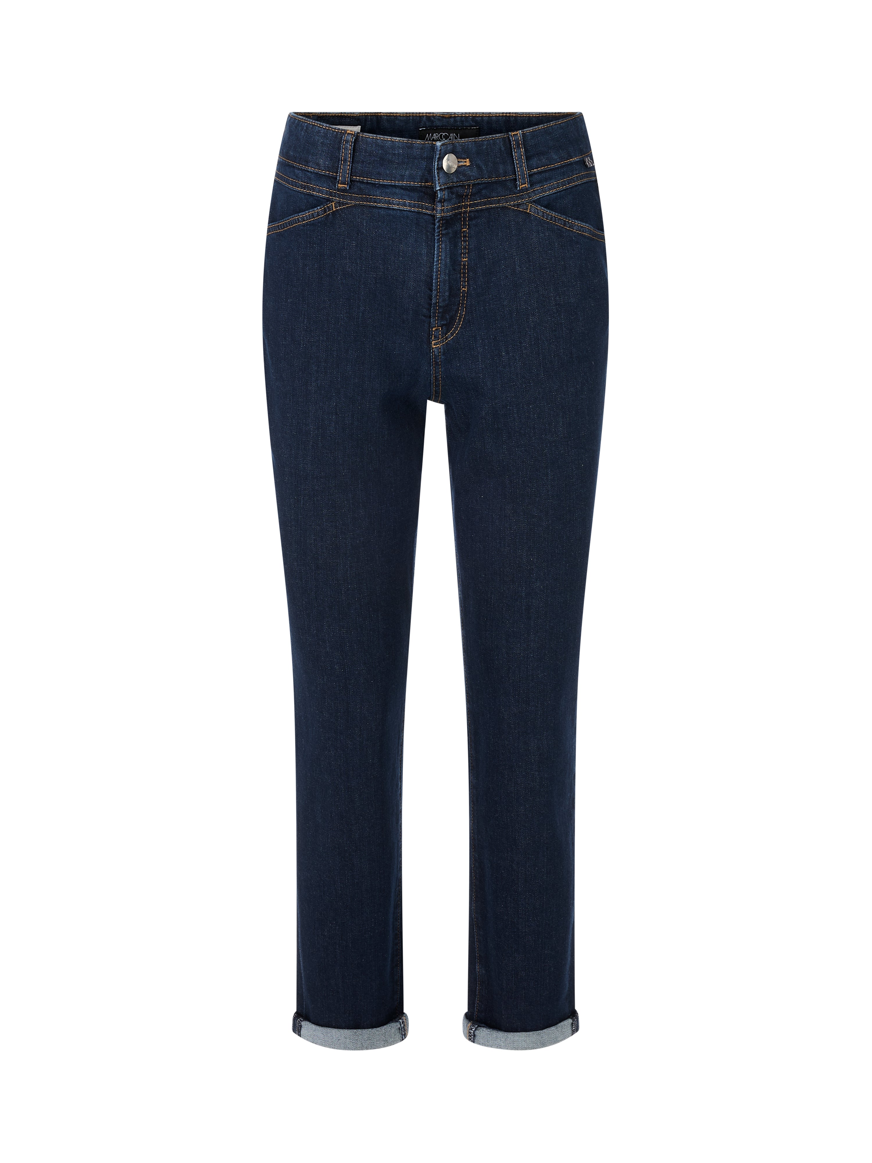 מכנסי ג'ינס עשויים כותנה אלסטית באורך 7/8 עם קפליםהרכב: 99% כותנה, 1% אלסטןהדוגמנית בגובה 1.79 ולובשת מידה 3 של מארק קיין