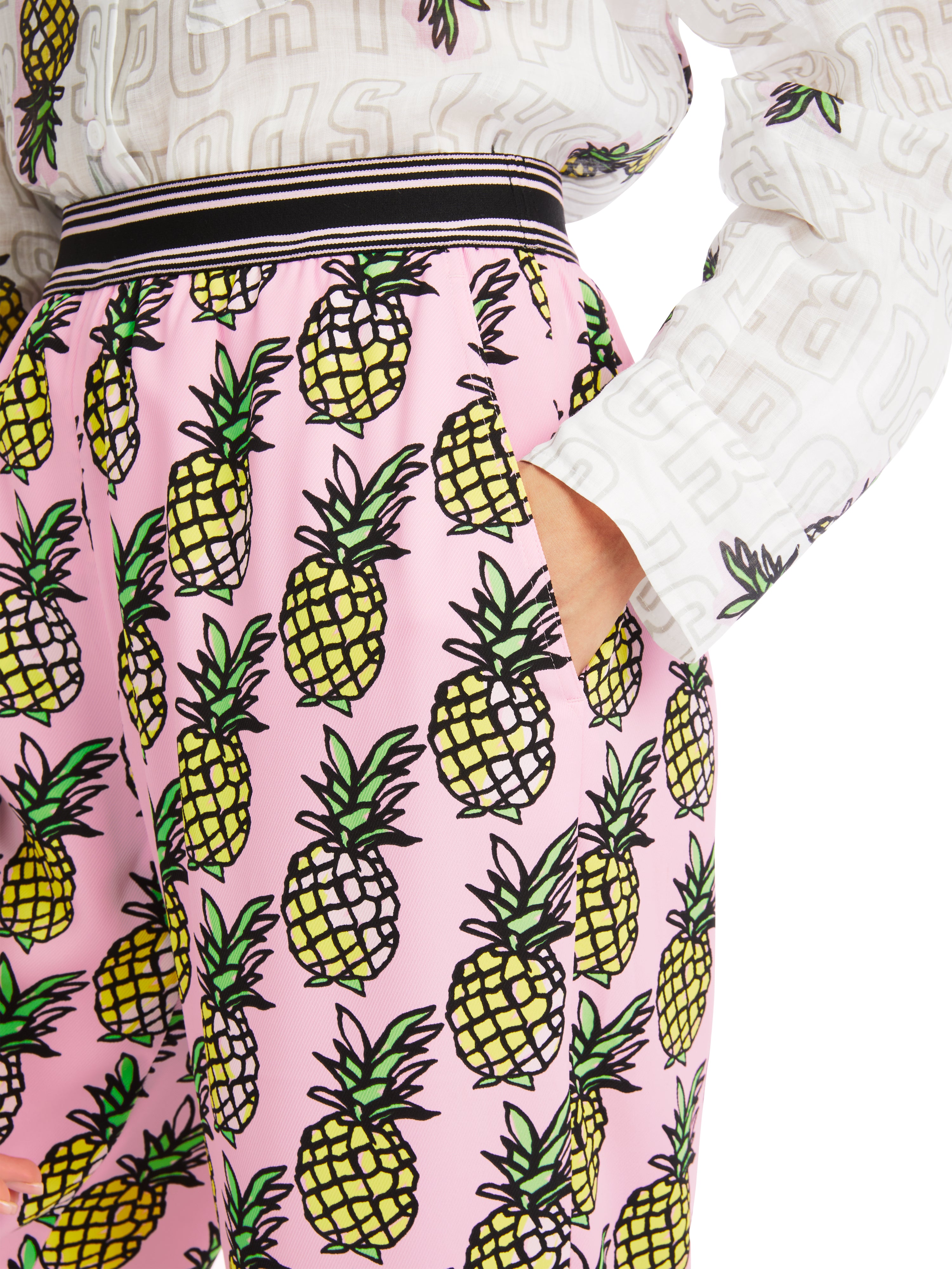 מכנסים מתרחבים