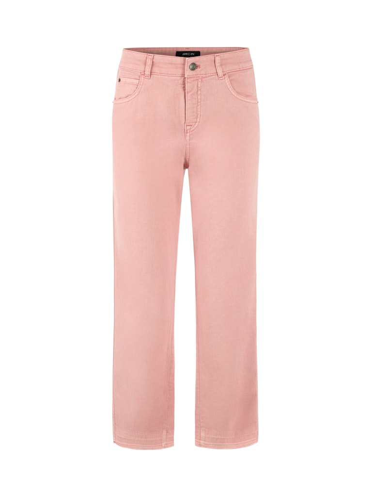 מכנסי ג'ינס בגזרת Straight Leg, נשית ונוחה, גובה מותן סטנדרטי, ומכפלת בגובה הקרסול. המכנסיים עשויים בד כותנה רך ואלסטי, עם עיצוב 5 כיסים קלאסי, לולאות לחגורה, וסגירה באמצעות רוכסן וכפתור.הרכב: 98% כותנה, 2% אלסטןהדוגמנית בגובה 1.79 ולובשת מידה 3 של מארק קיין