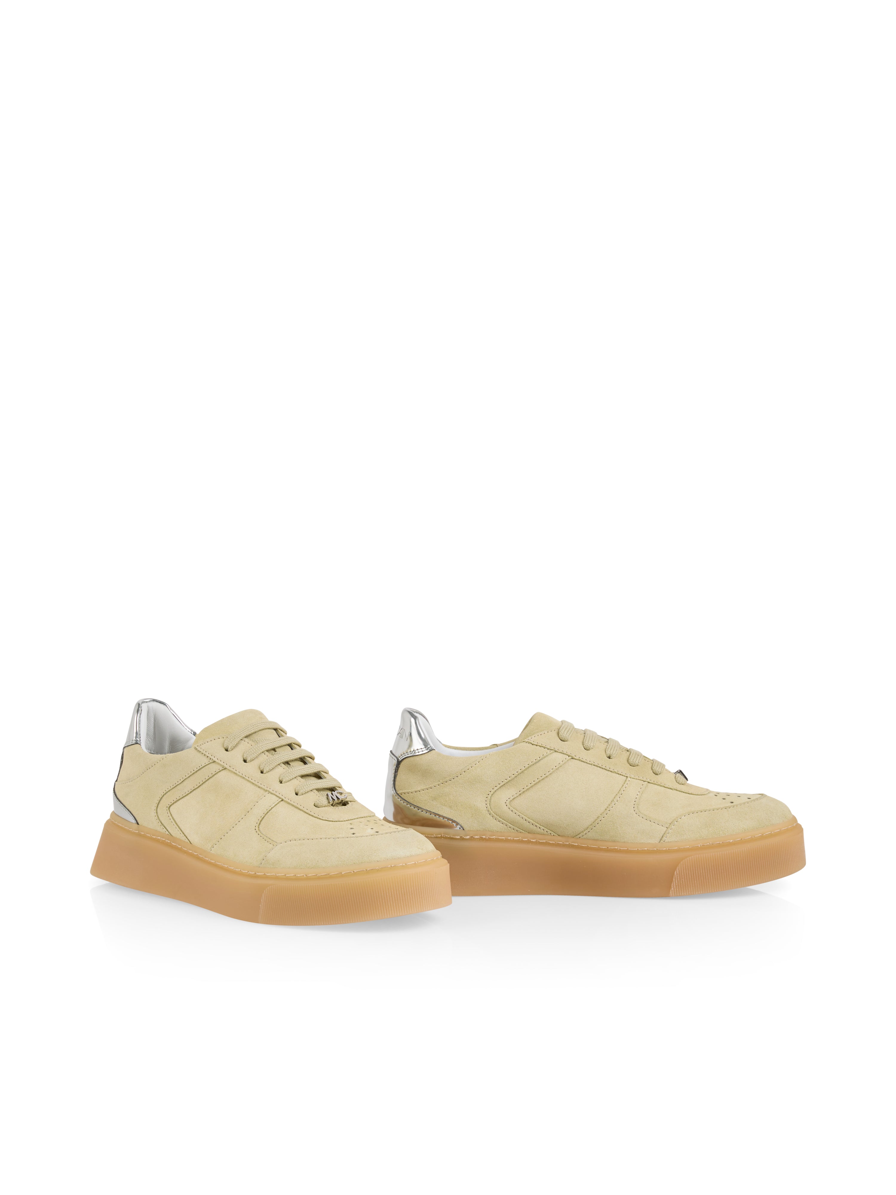 נעלי סניקרס זמש עם סוליה רחבה, בגימור קווים מנצנציםהרכב: 100% עור גובה סוליה: 35 מ"מ