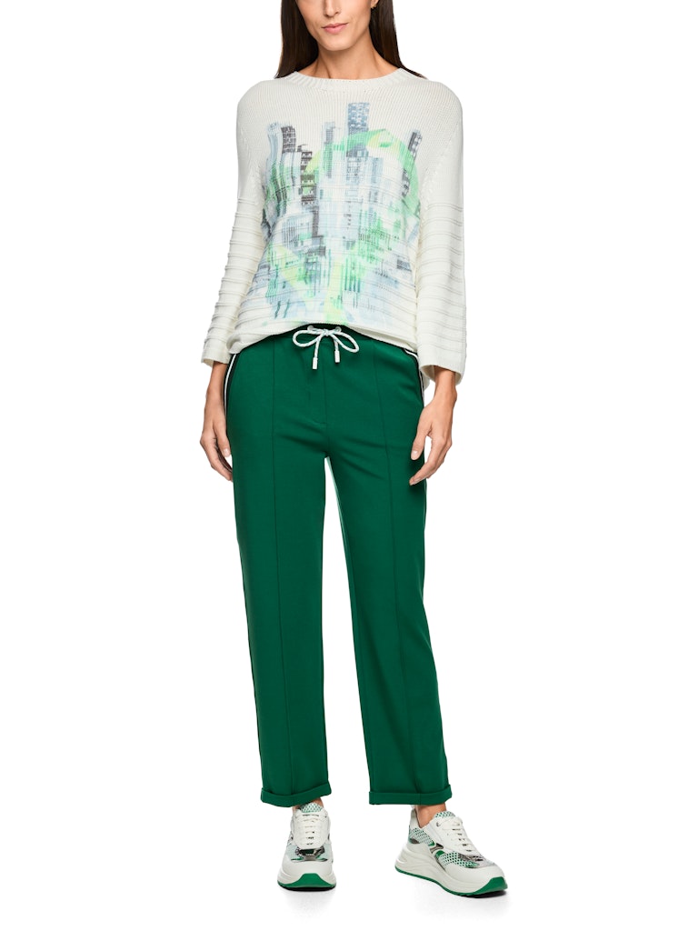 מכנסיים בעיצוב ספורטיבי בגזרה ישרה, עשויים בד כותנה-מודל רך ונעים. עם שני כיסים צידיים, רצועת מותן אלסטית ורחבה עם שרוך קשירה, תפרים מודגשים, ובסיומת קפל צר. למראה קז'ואל-אלגנטי מושלם.הרכב: 47% כותנה, 47% מודל, 6% אלסטןהדוגמנית בגובה 1.79 ולובשת מידה 3 של מארק קיין