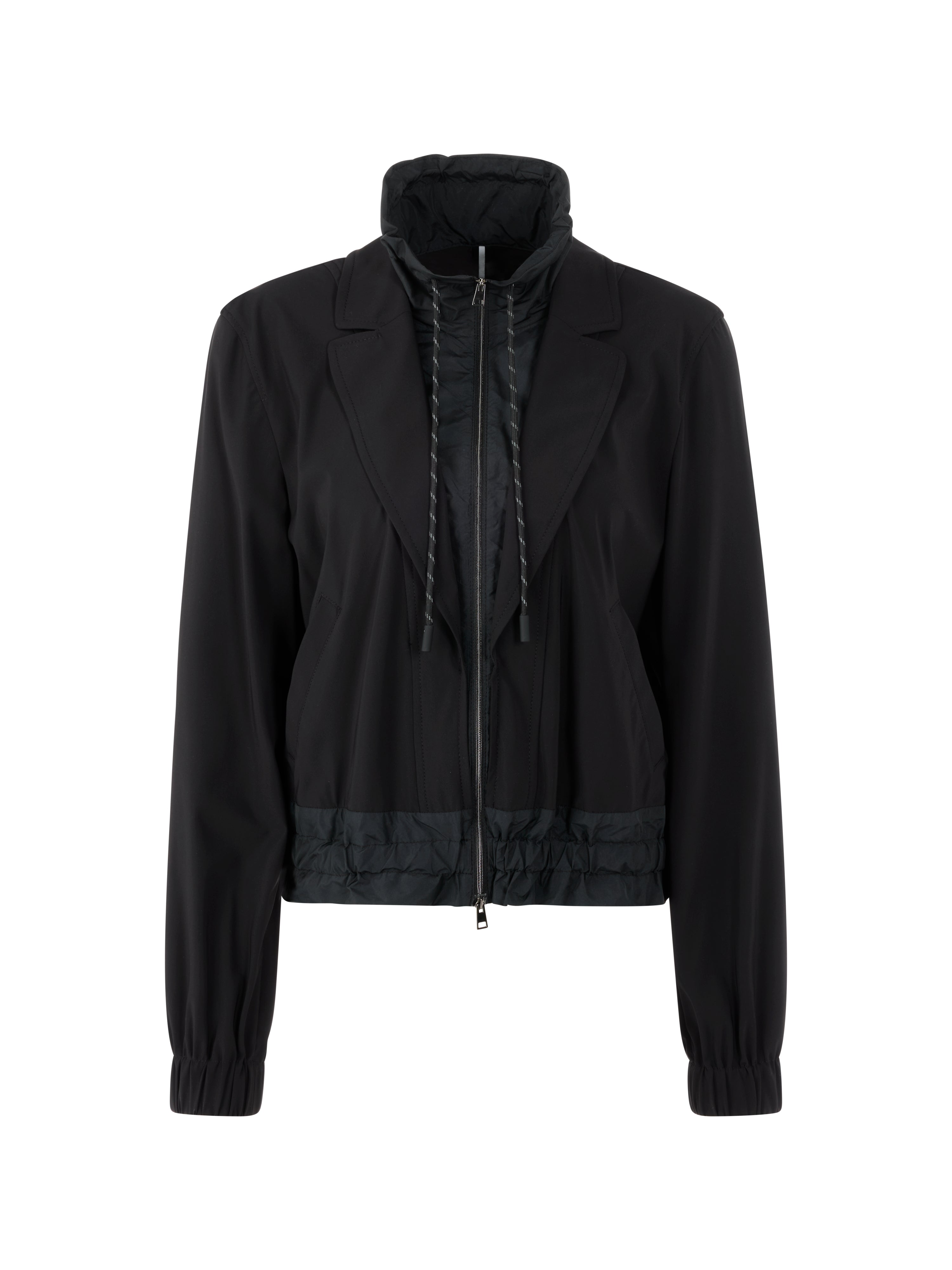 ז'קט סגנון ספורטיבי בגזרה ישרה עם סגירת רוכסן וכיסים צדדייםהרכב: 62% פוליאמיד, 27% אלסטן, 11% פוליאמידהדוגמנית בגובה 1.79 ולובשת מידה 3 של מארק קיין