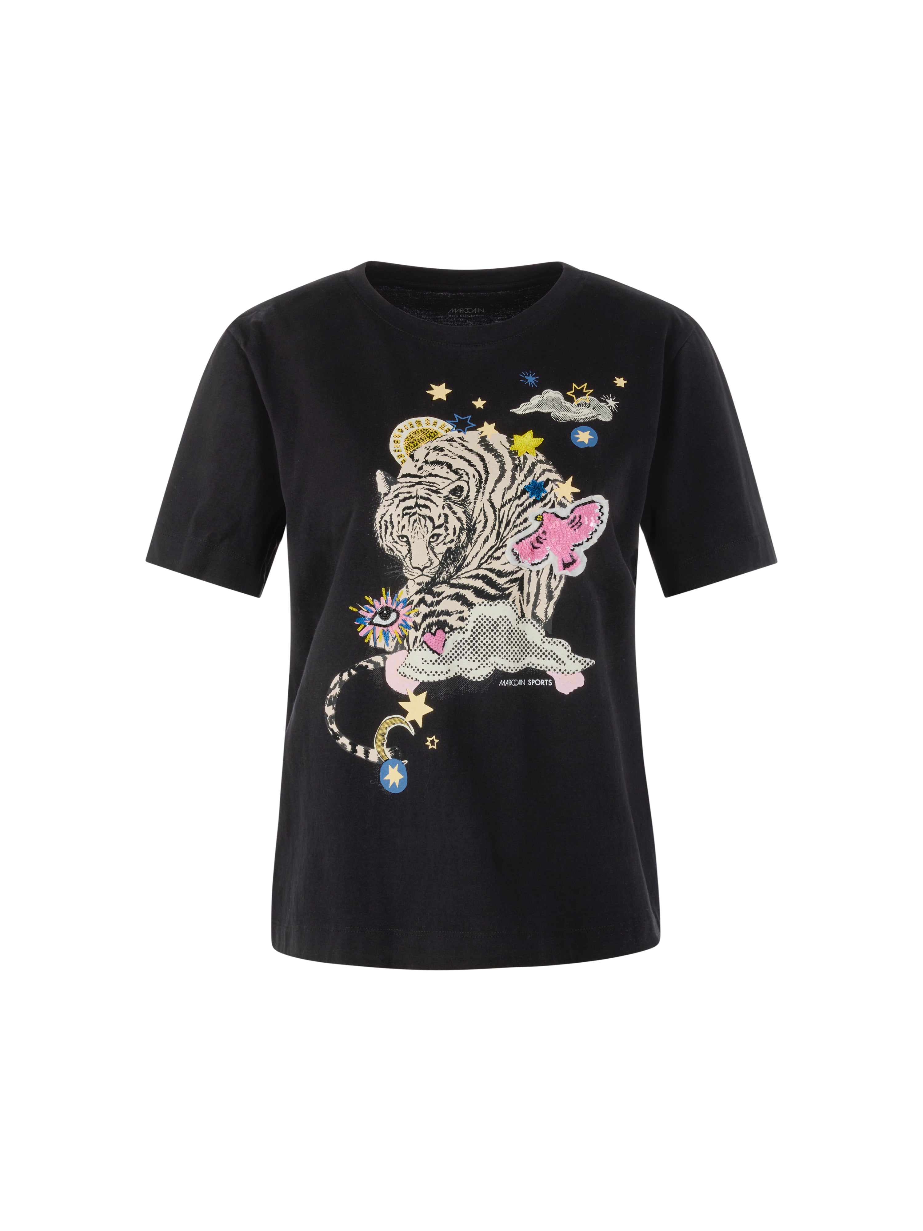 חולצת טי עשויה כותנה בגזרה ישרה עם צווארון עגול והדפס בחזיתהרכב: 100% כותנההדוגמנית בגובה 1.79 ולובשת מידה 3 של מארק קיין