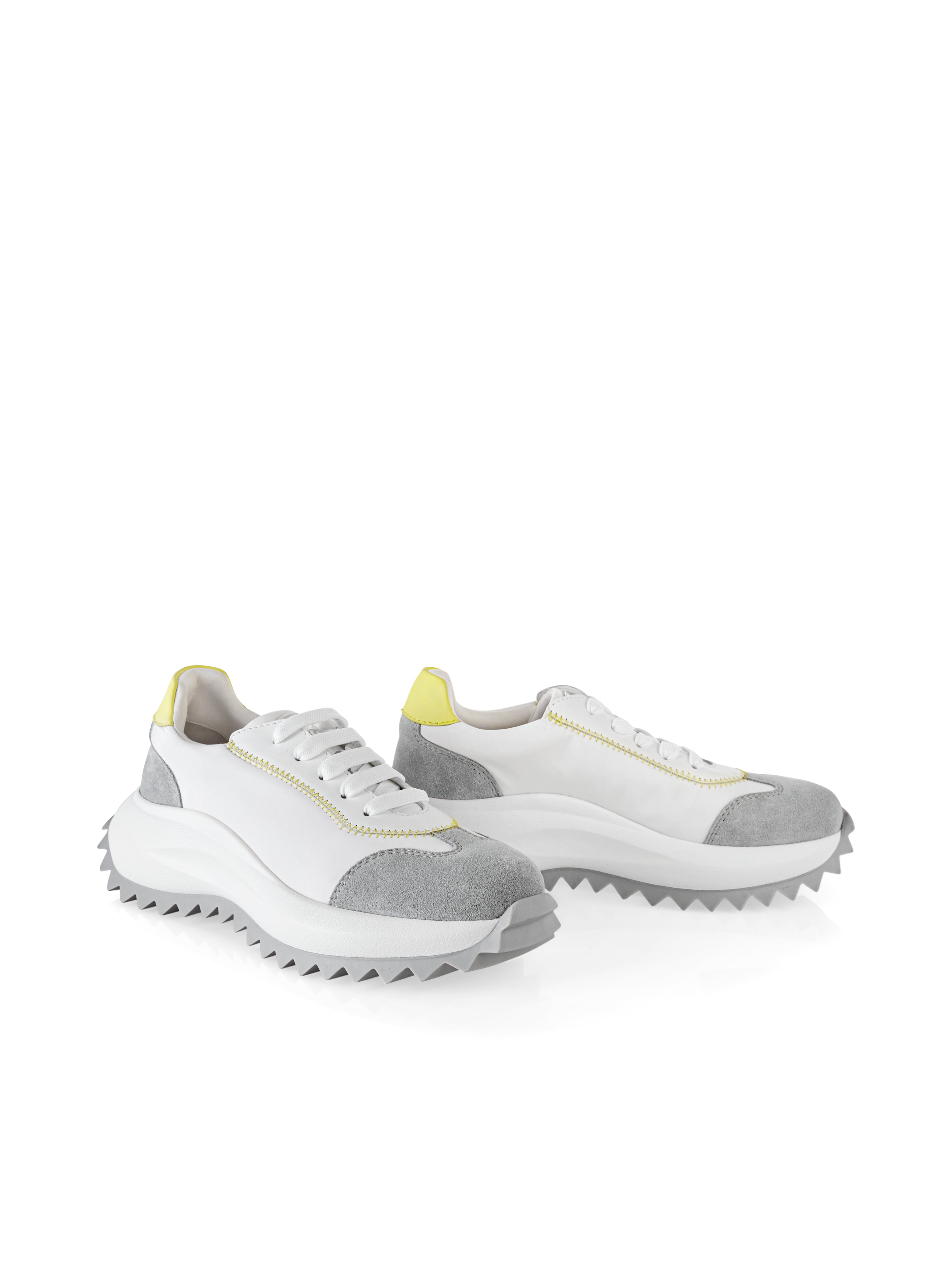 נעלי ספורט עם סוליות זיגזגהרכב: 60% עור, 40% פוליאסטרגובה העקב: 6 ס"מ