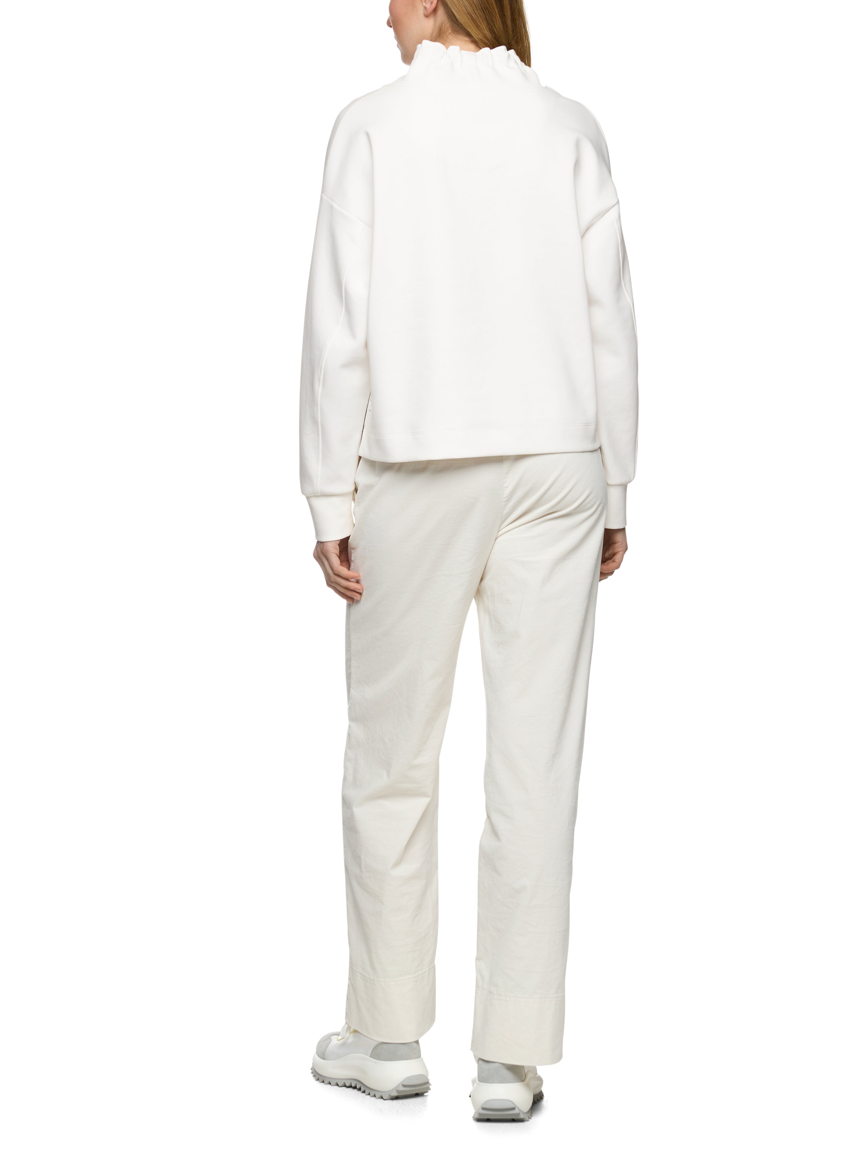 סווטשירט גזרה ישרה במראה קז'ואל עם הדפס וצווארון גבוההרכב: 82% כותנה, 14% פוליאסטר, 4% אלסטןהדוגמנית בגובה 1.79 ולובשת מידה 3 של מארק קיין