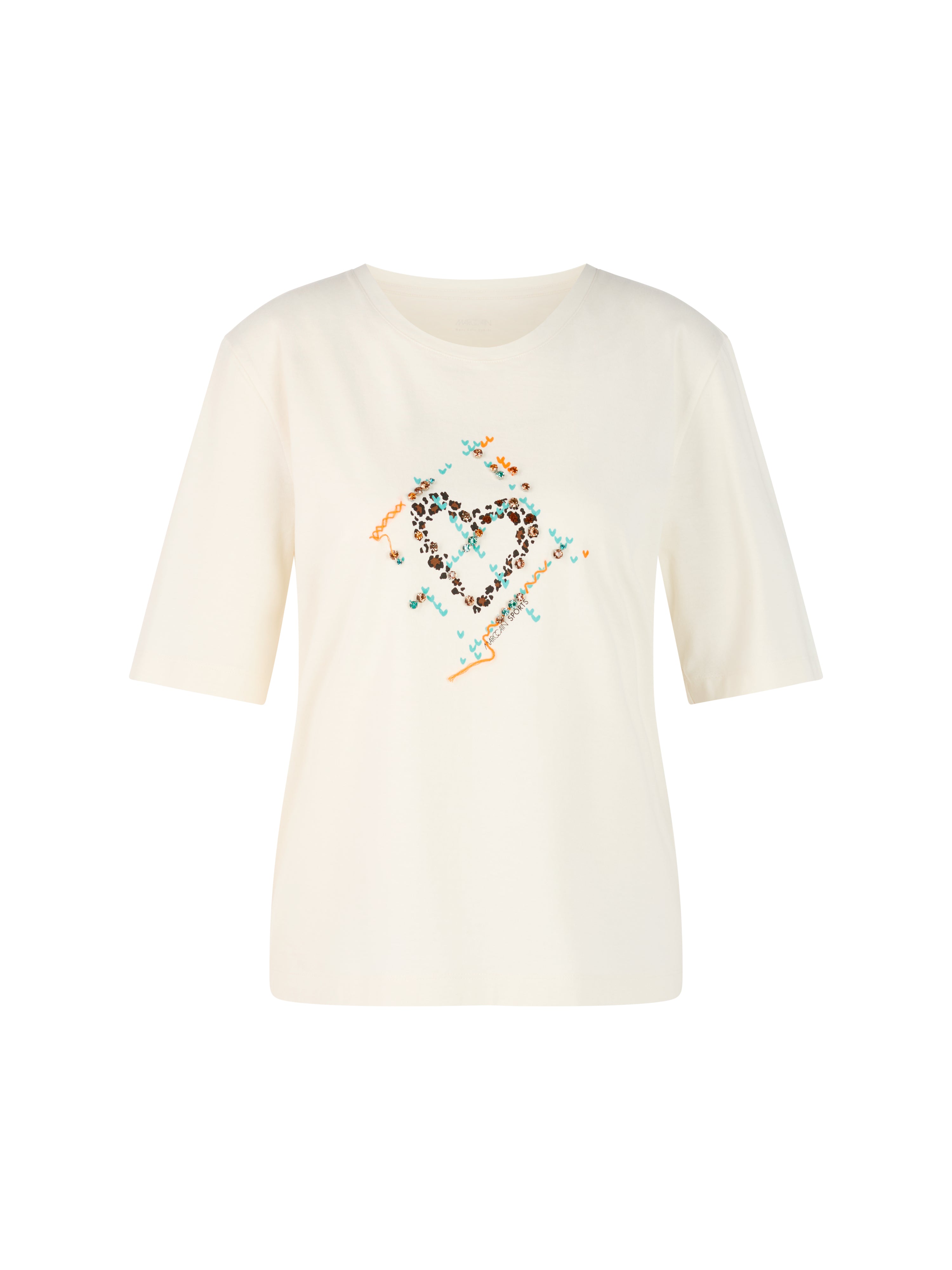 חולצת טישירט נעימה בגזרה ישרה, עם שיבוץ אבנים עיטור ולב בחזית הרכב הבד: 100% כותנההדוגמנית בגובה 1.79 ולובשת מידה 3 של מארק קיין