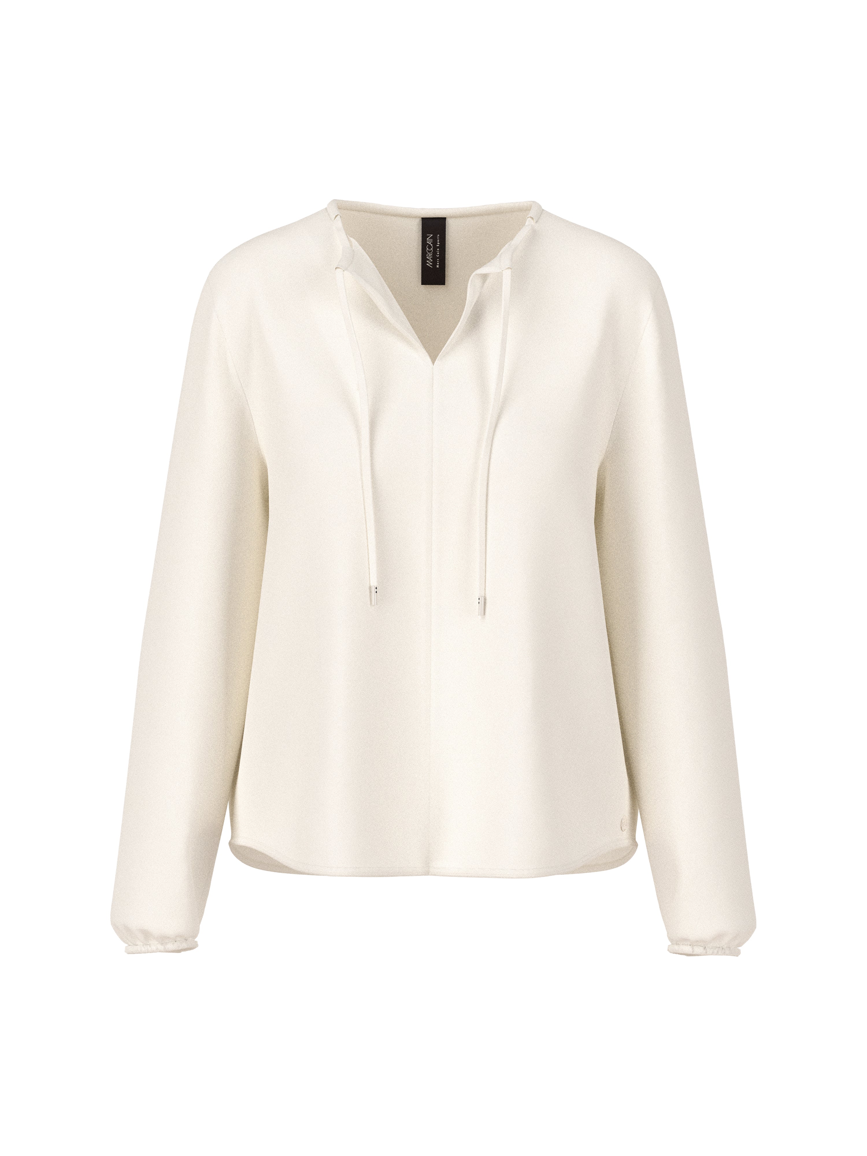 חולצה בגזרה רחבה עם שרוולים ארוכים וסרט לקשירה בצווארוןהרכב בד: 100% פוליאסטרהדוגמנית בגובה 1.79 ולובשת מידה 3 של מארק קיין