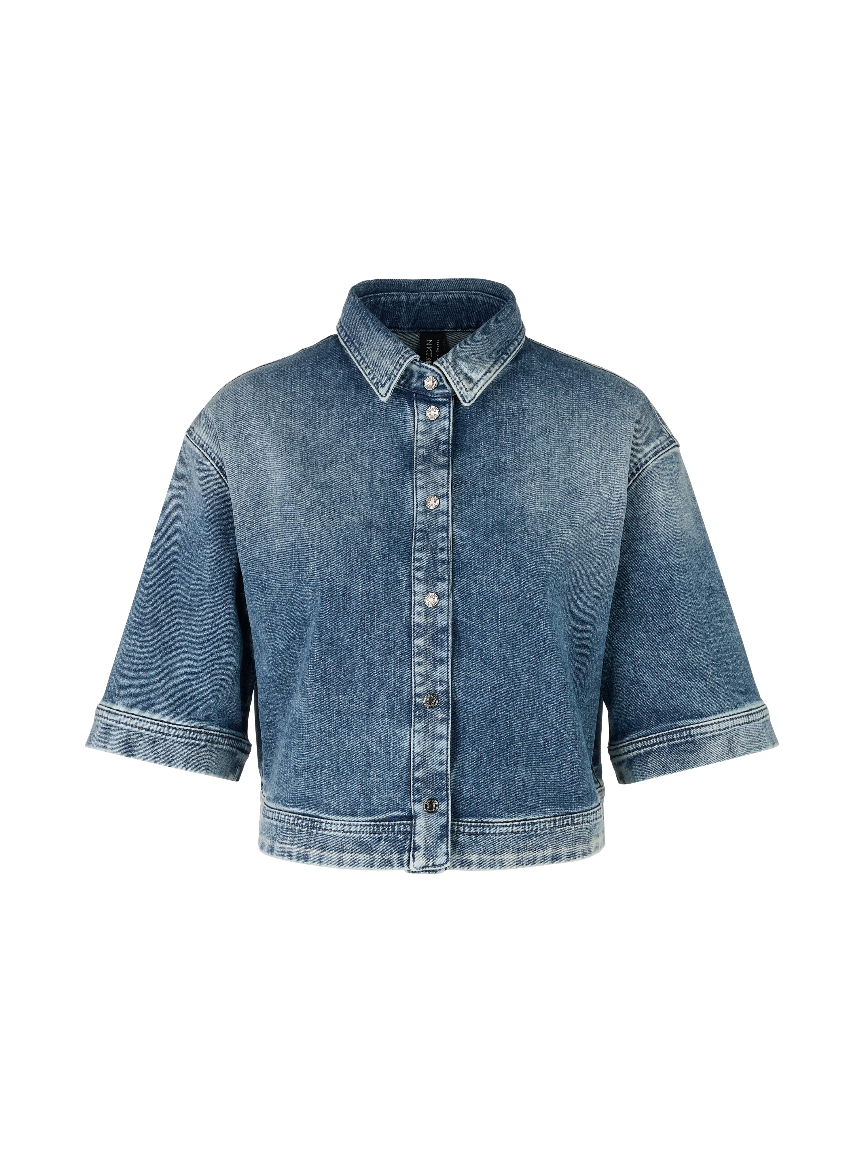 חולצת ג'ינס קרופ בגזרה רחבההרכב: 92% כותנה, 6% אלסטומולטיאסטר, 2% אלסטןהדוגמנית בגובה 1.79 ולובשת מידה 3 של מארק קיין