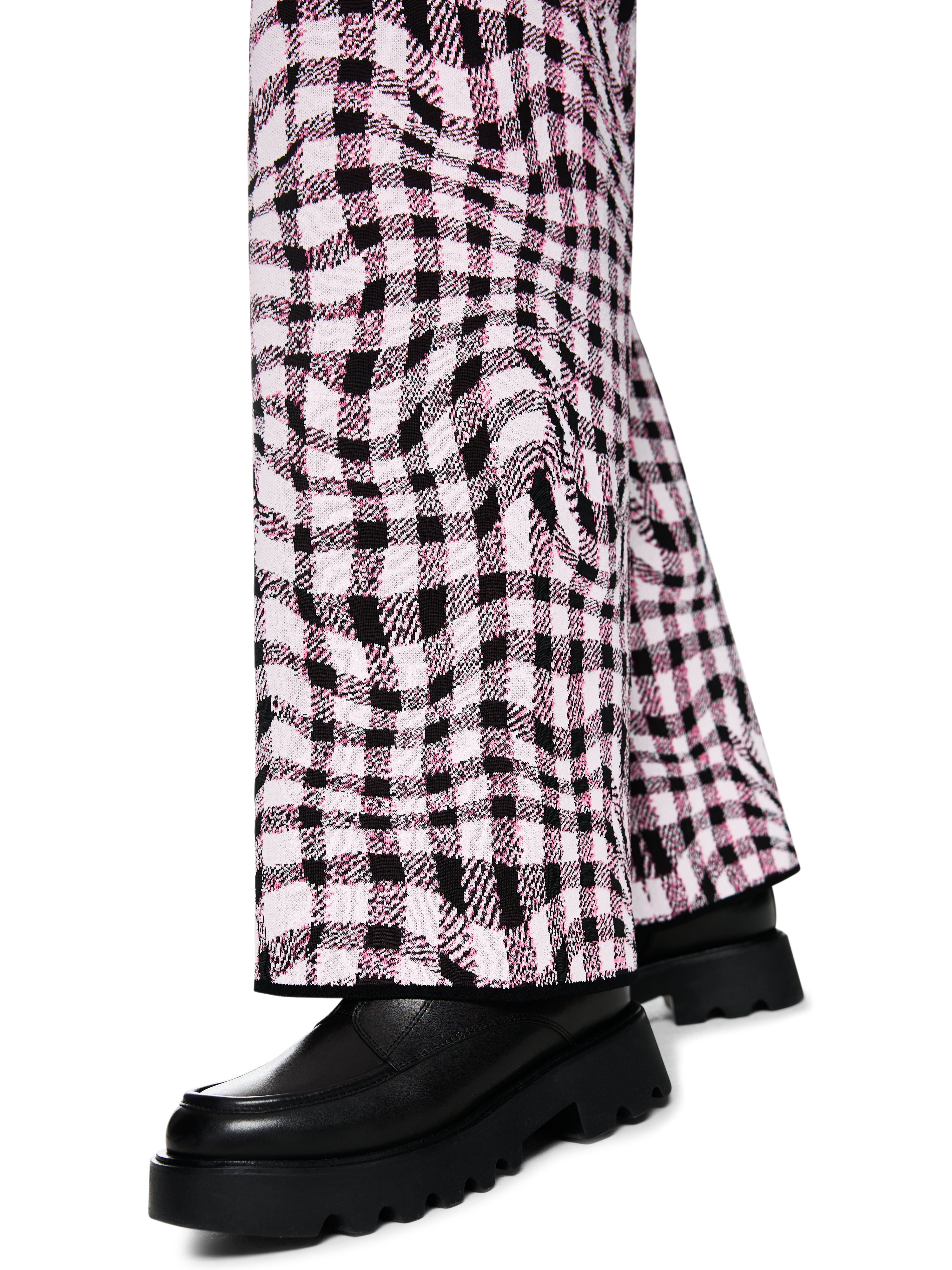 מכנסיים רחבים עם גומי במותניים והדפס משבצותהרכב: 72% ויסקוזה, 16% פוליאסטר, 12% פוליאמידהדוגמנית בגובה 1.79 ולובשת מידה 3 של מארק קיין