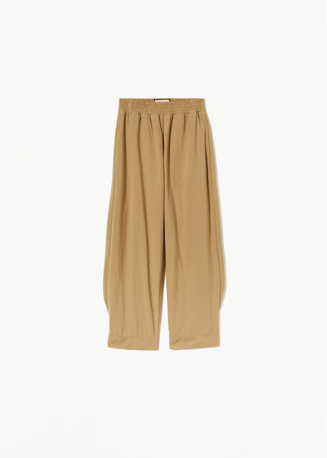 מכנסיים רחבים עם כיסי צד נסתריםהרכב: 100% כותנההדוגמנית בגובה 1.76 ולובשת מידה 40 של PLAN C