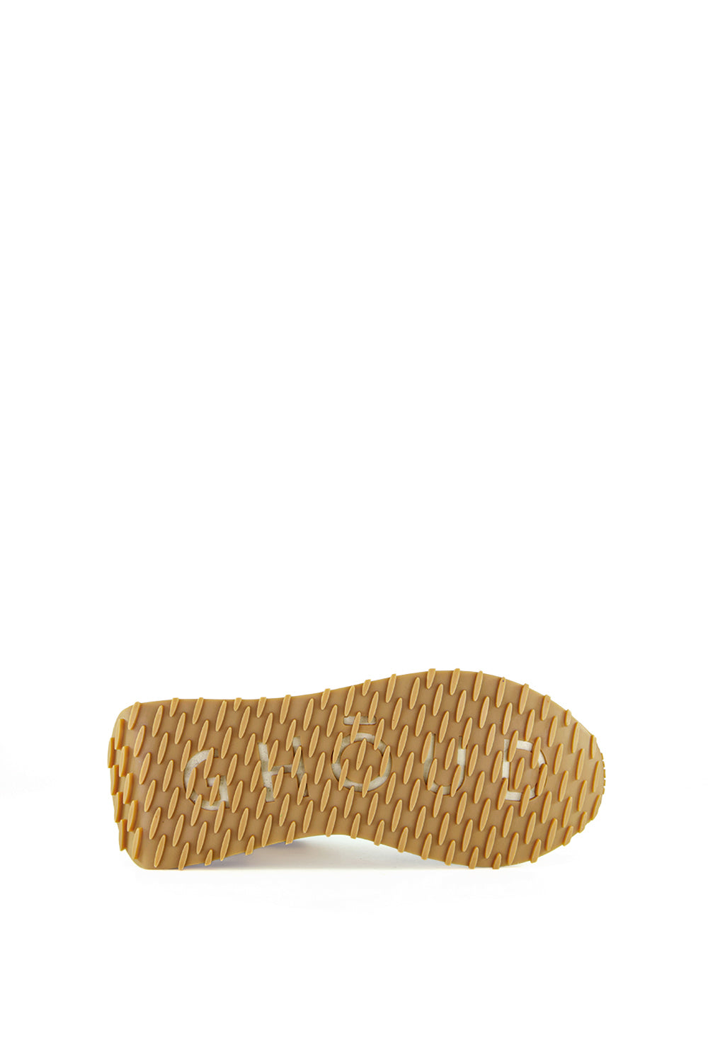 נעלי סניקרס לנשים מבית המותג האיטלקי Ghoud Venice, בעיצוב חדשני המשלב אסתטיקה מינימליסטית עם קווים גיאומטריים וחיתוכים נועזים, למראה עדכני ומתוחכם.הנעליים מיוצרות בעבודת יד, תוך מחשבה והקפדה על הפרטים הקטנים, מה שמבטיח סטייל ונוחות מקסימליים.החלק העליון עשוי בד בגימור מנצנץ, בד ניילון, ועור איכותיים ועמידים, בשילוב גוונים טבעיים של בז' ושמנת. סוליית גומי Phylon מוגבהת, רכה וקלה, מעניקה תמיכה ויציבות. הדפס לוגו המותג בצידי הנעל.הרכב: 95% בד, 5% עור. סוליה: 60% פיילון (Phylon), 40% גומי תרמו עמיד