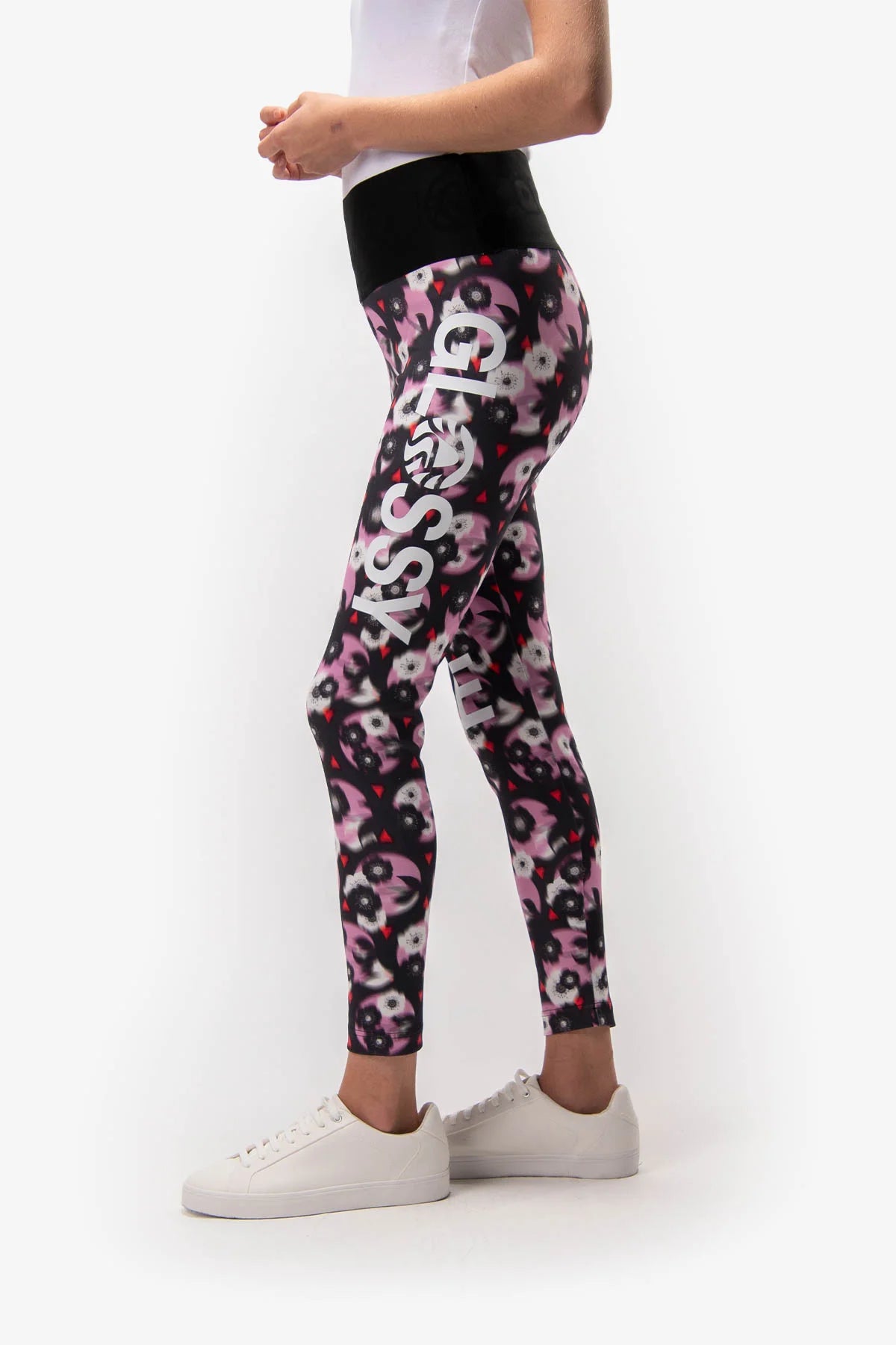 מכנסי טייץ' עם הדפסהרכב: 80% פוליאמיד, 20% אלסטןהדוגמנית בגובה 1.76 ולובשת מידה 36 אירופאית