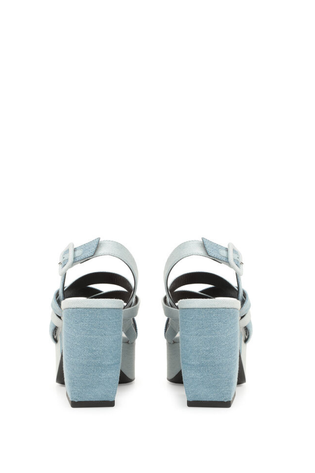 סנדלי עקב עם רצועות במראה דניםהרכב: 100% עורגובה עקב קדמי: 4.5 ס"מ