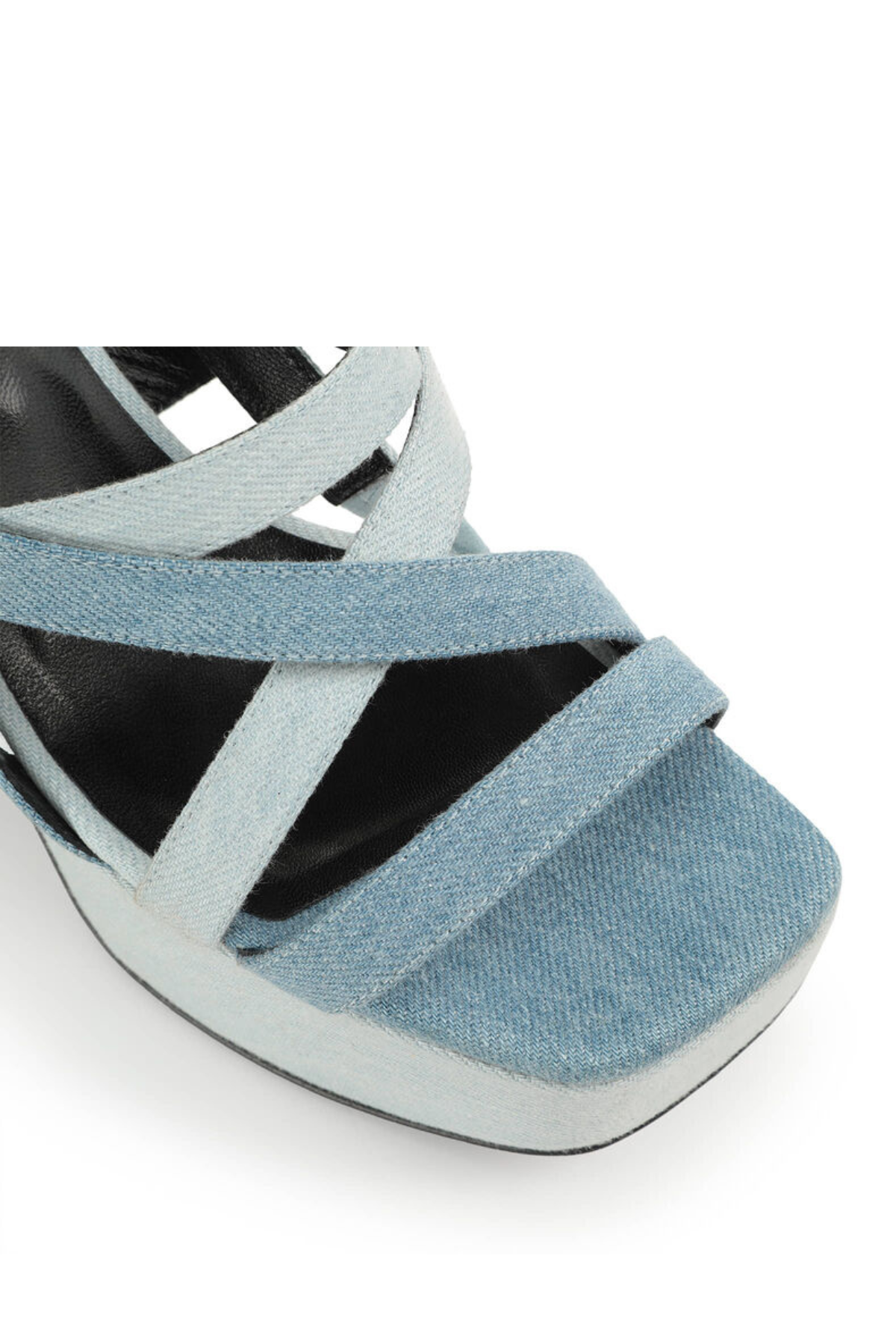 סנדלי עקב עם רצועות במראה דניםהרכב: 100% עורגובה עקב קדמי: 4.5 ס"מ