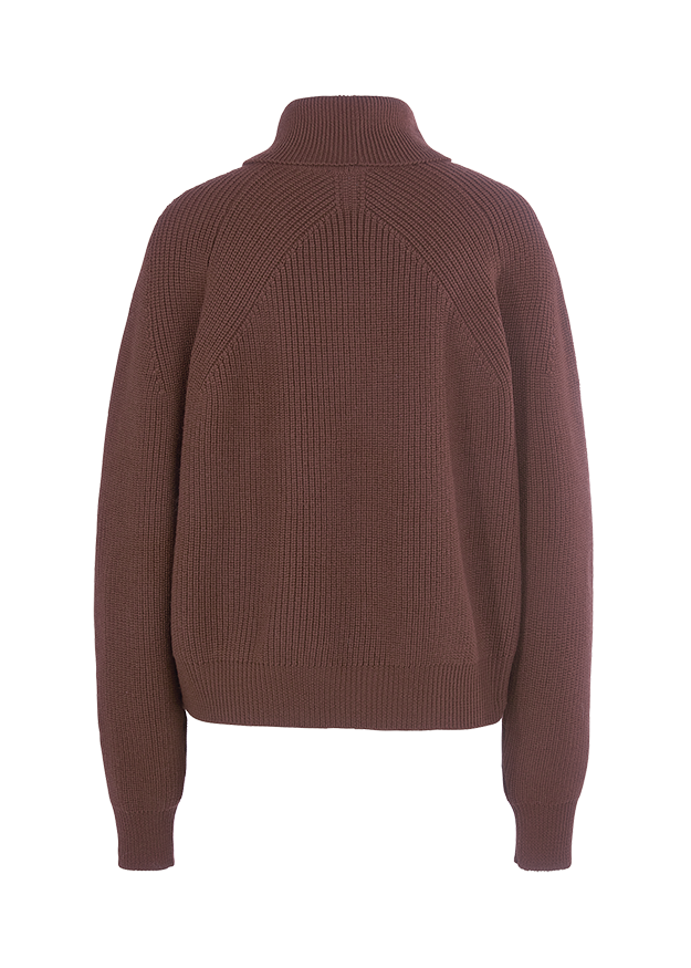 סוודר גולף בגזרת אוברסייזהרכב: 100% צמרהדוגמנית בגובה 1.80 ולובשת מידה 36 אירופאית