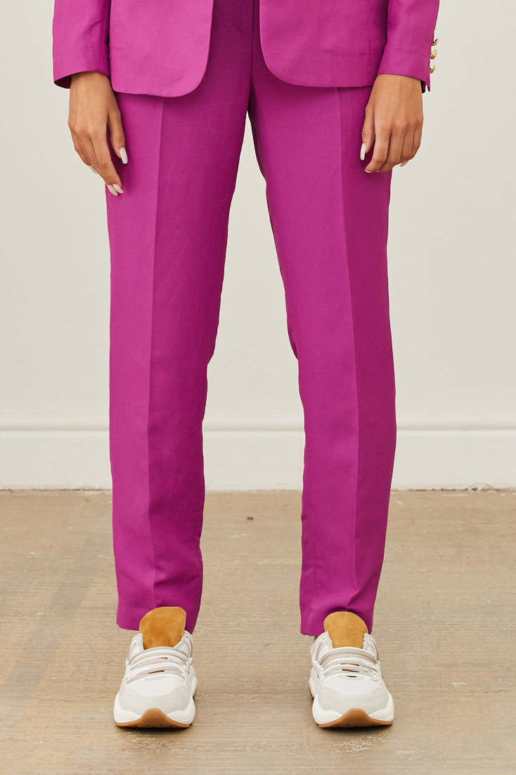 נעלי סניקרס בשילובי צבעיםהרכב: עור בשילוב בד; סוליה: גומי