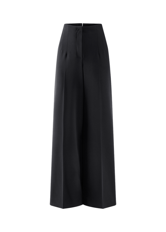 מכנסיים מחוייטים מבית המותג RIANI, בגזרת Wide Leg רחבה ואופנתית, מבד אלסטי ונוח. עם מותן גבוהה, כיסי צד, וסגירה נסתרת.הרכב: 91% פוליאסטר, 9% פוליאוריתןהדוגמנית בגובה 1.75 ולובשת מידה 36 אירופאית