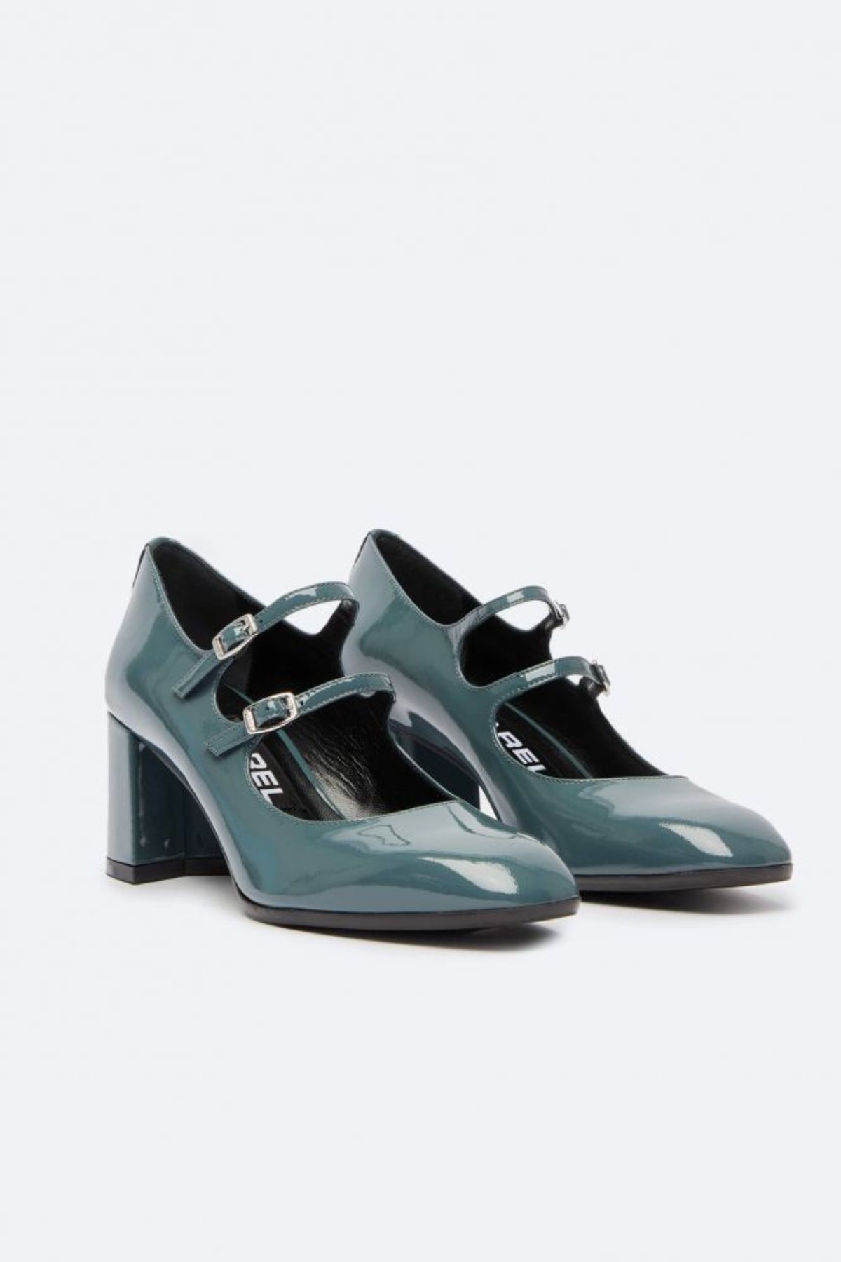 נעלי עקב מעור בצבע כחול אפרפר עם שתי רצועות הרכב: עור עם סוליית גומיגובה העקב: 6 ס"מ 