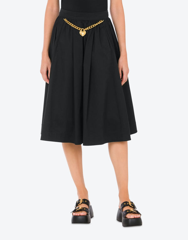 חצאית כותנה שחורה בגזרת A ליין מעוטרת בשרשרת זהב עם מנעול בצורת לב