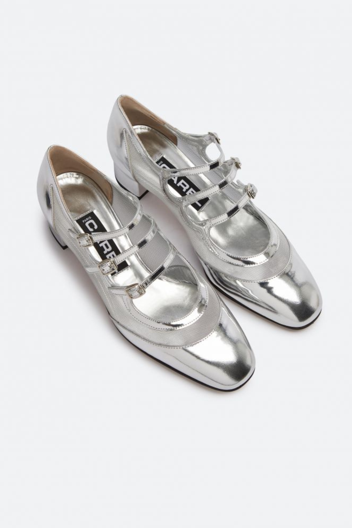 נעלי עקב כסופות מעור בשילוב רשת, עם שתי רצועותהרכב: עור עם סוליית גומיגובה העקב: 4 ס"מ  