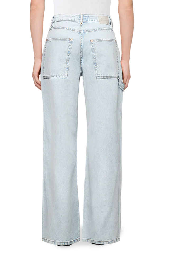 מכנסי ג'ינס בגזרת O עם עיטור רצועת ג'ינס בכיס הקידמיהרכב: 67% כותנה, 33% ליוסלהדוגמנית בגובה 1.78 ולובשת מידה 27 של דרייקורן