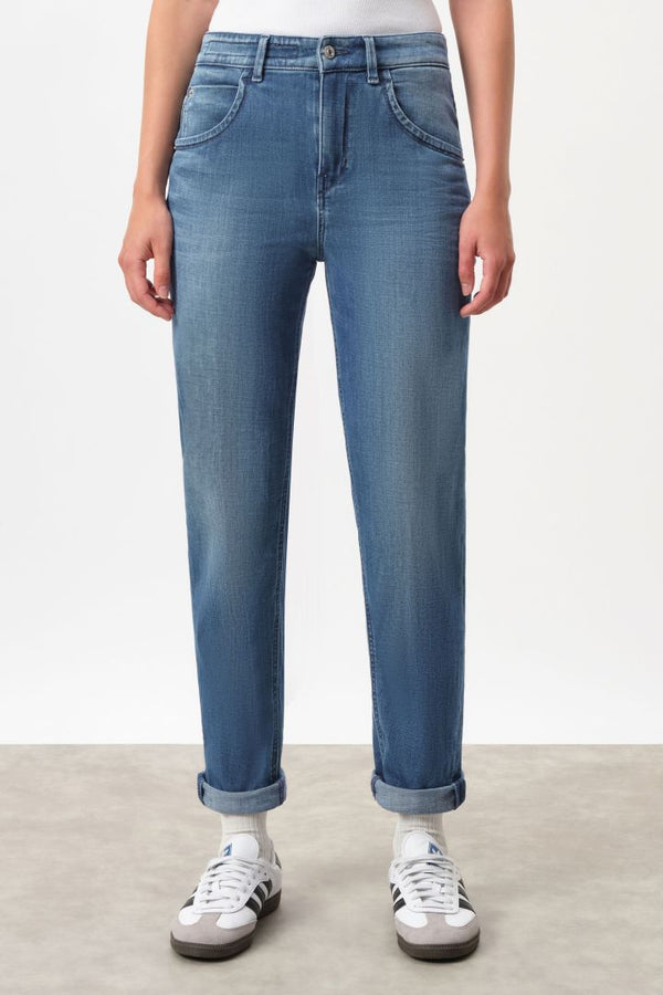 ג'ינס כחול בהיר גזרת גירלפרינד רגל צרה