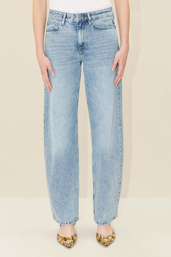 מכנסי ג'ינס בשילוב כותנה מראה סטונווש רגל בגזרת O