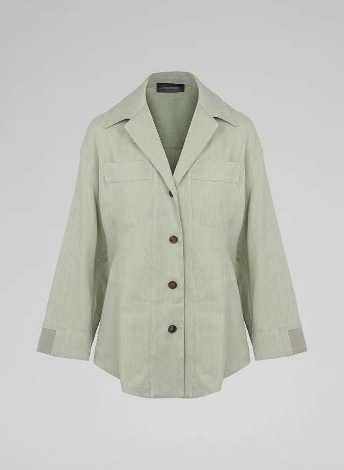 חולצה מכופתרת בגזרת אוברסייזהרכב: 62% פשתן, 31% ויסקוזה, 4% אלסטן, 1% כותנה, 1% פוליאסטר, 1% פוליאמידהדוגמנית בגובה 1.75 ולובשת מידה 40 איטלקית