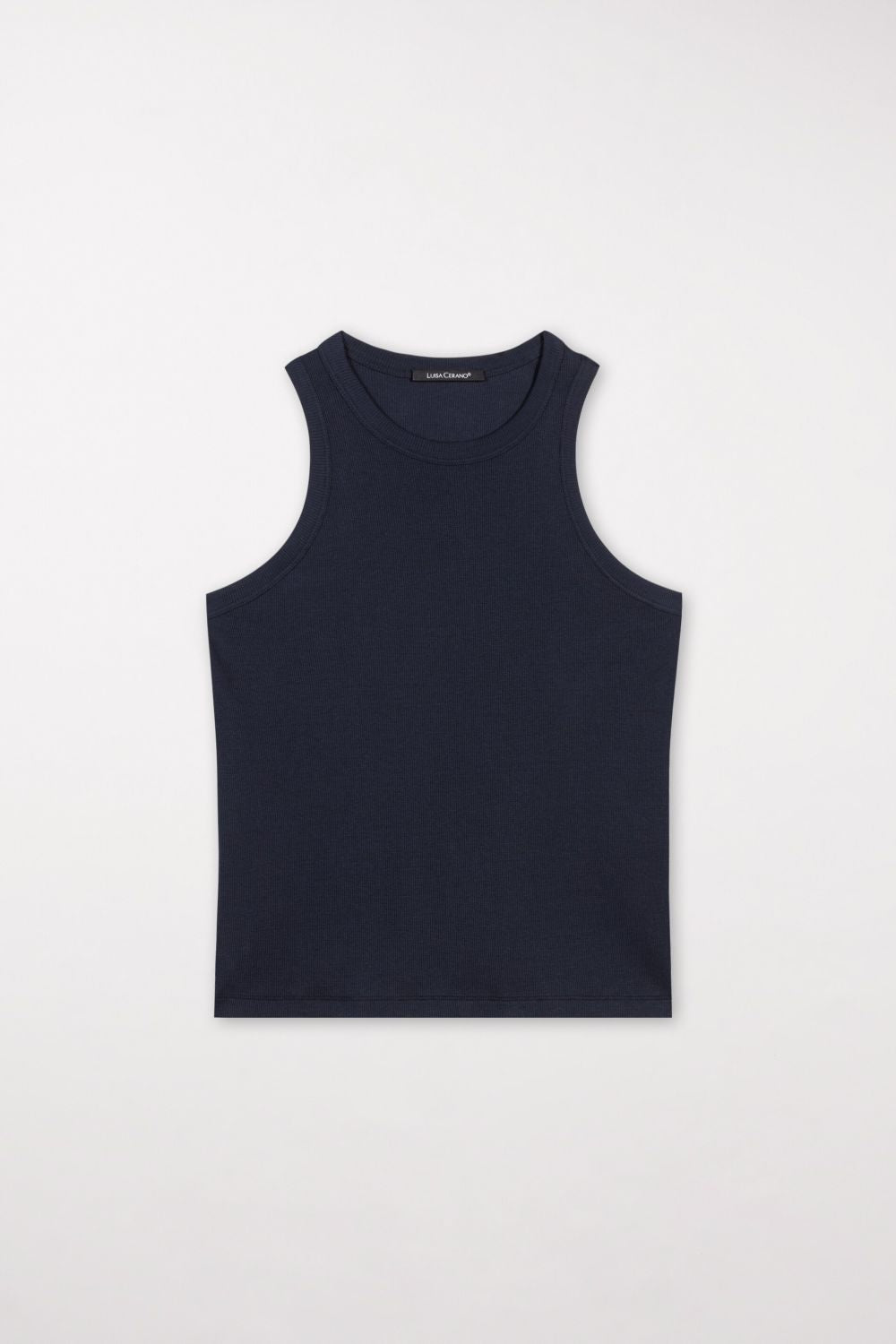 גופייה בגזרת סלים פיט הרכב: 97% כותנה, 3% אלסטןהדוגמנית בגובה 1.78 ולובשת מידה 36 אירופאית