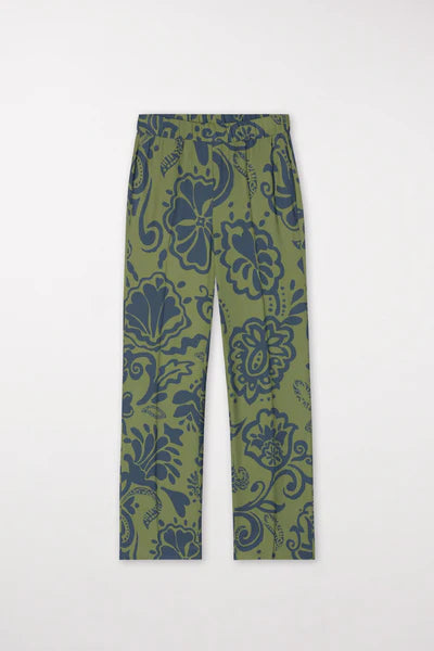 מכנסי לאונג' מתרחבים עם הדפס פרחיםהרכב: 100% ויסקוזההדוגמנית בגובה 1.78 ולובשת מידה 36 אירופאית