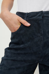 מכנסי זמש סטייטמנט בכחול כהה רגל רחבה