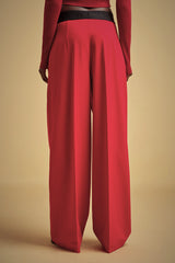 מכנסיים בשילוב ויסקוזה מראה מחוייט עם גומי שחור במותן רגל רחבה קיים באדום / שחור