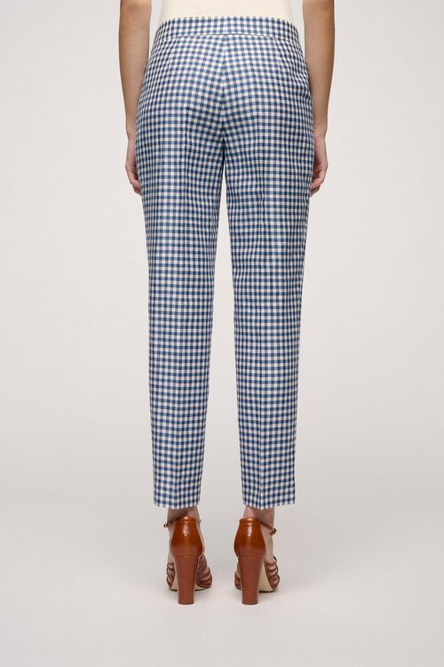 מכנסיים מחוייטים בגזרת סלים פיט עם הדפס משבצותהרכב: 55% פשתן, 45% כותנההדוגמנית בגובה 1.78 ולובשת מידה 42 איטלקית