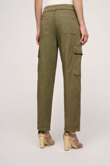 מכנסי קרגו במראה מחוייט צבע ירוק זית משילוב כותנה רגל ישרה