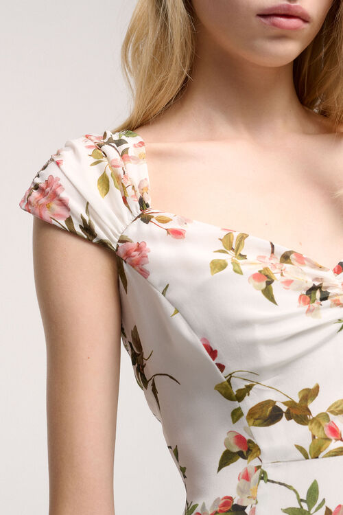 שמלת משי אלגנטית אורך מכסה ברך בהדפס פרחים צבעוני מחשוף בצורת לב